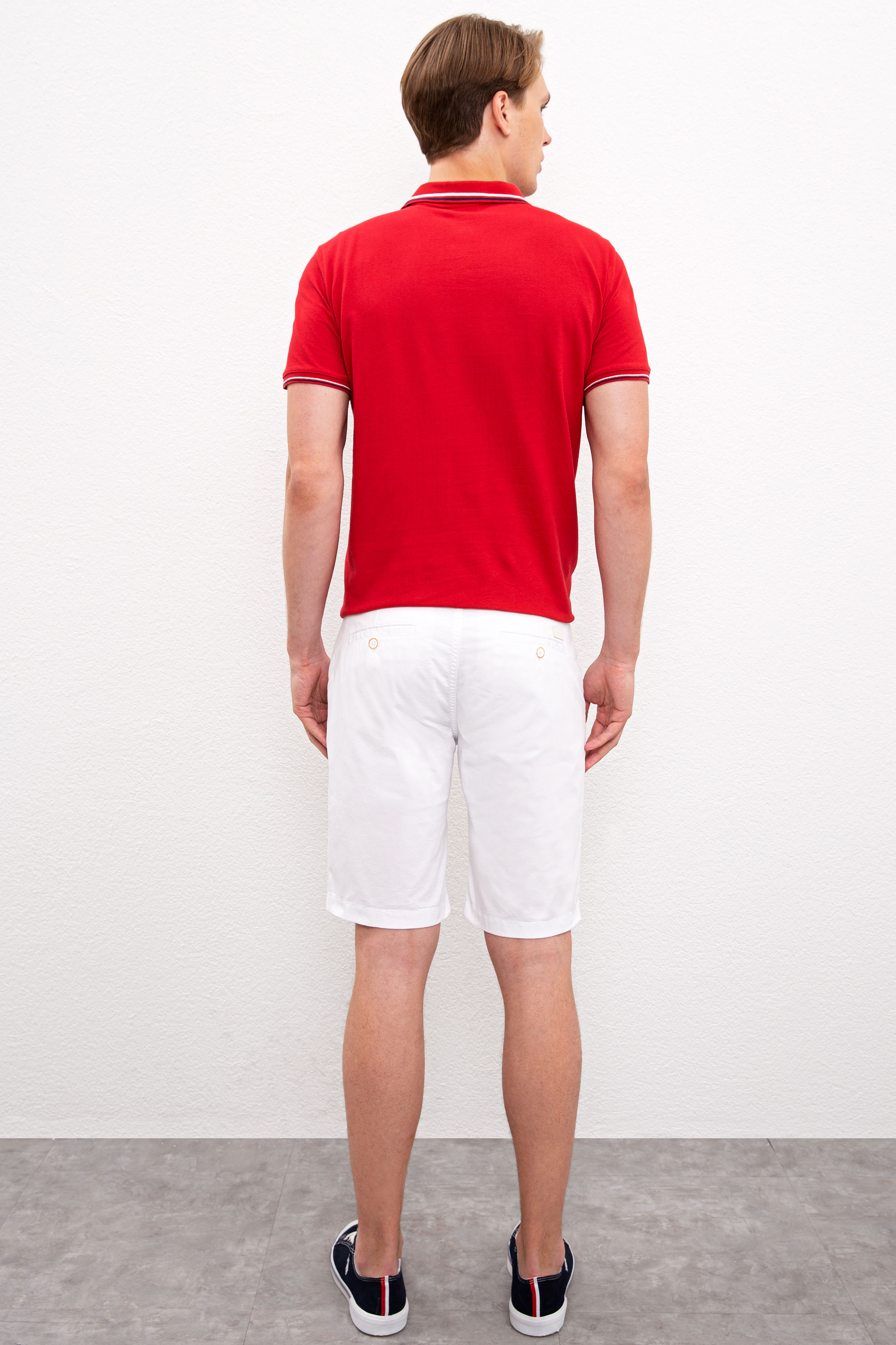 Erkek Beyaz Dokuma Bermuda Capri - Image 3