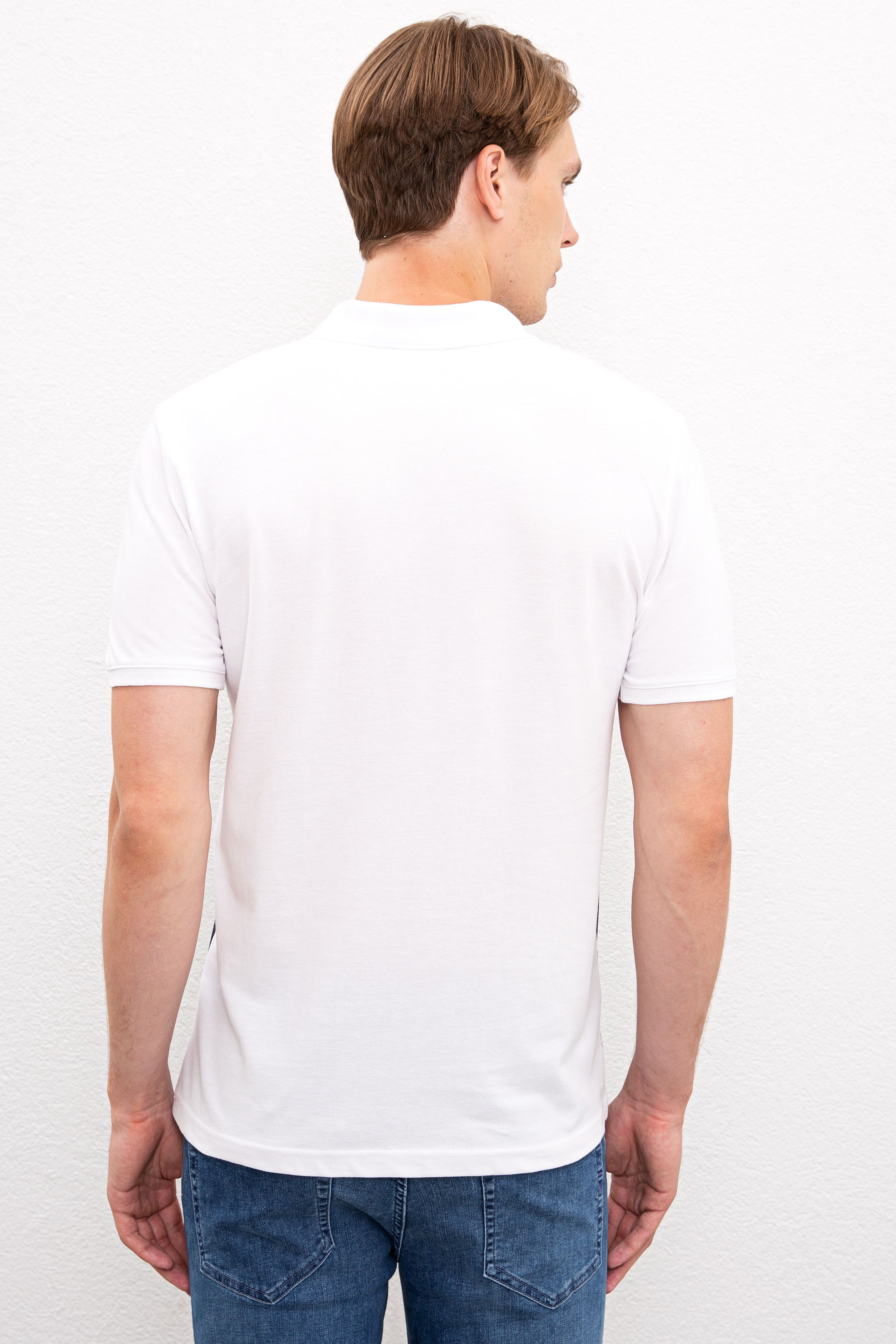 Erkek Beyaz Polo Yaka T-Shirt - Image 3