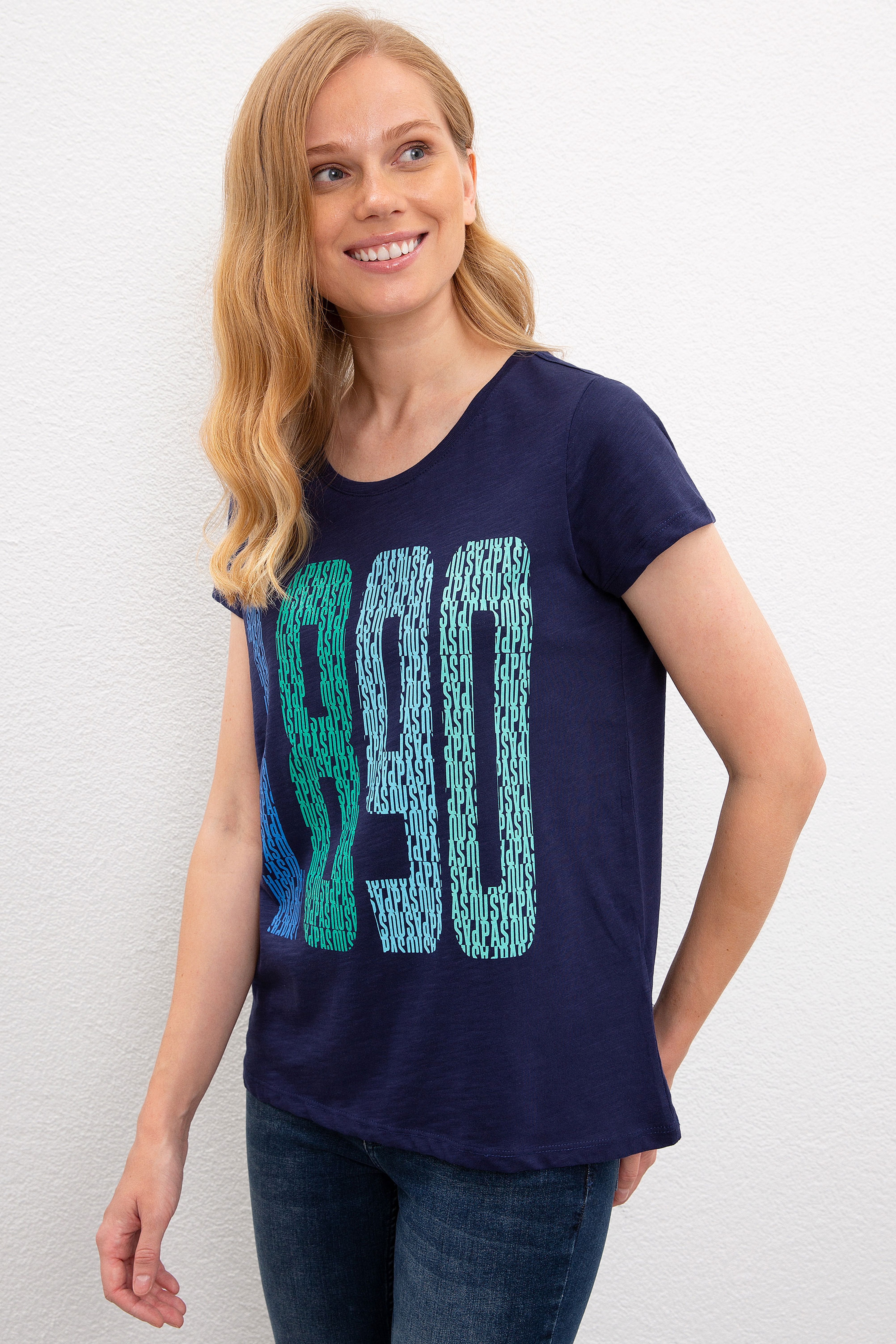 Kadın Lacivert Bisiklet Yaka T-Shirt - Image 1