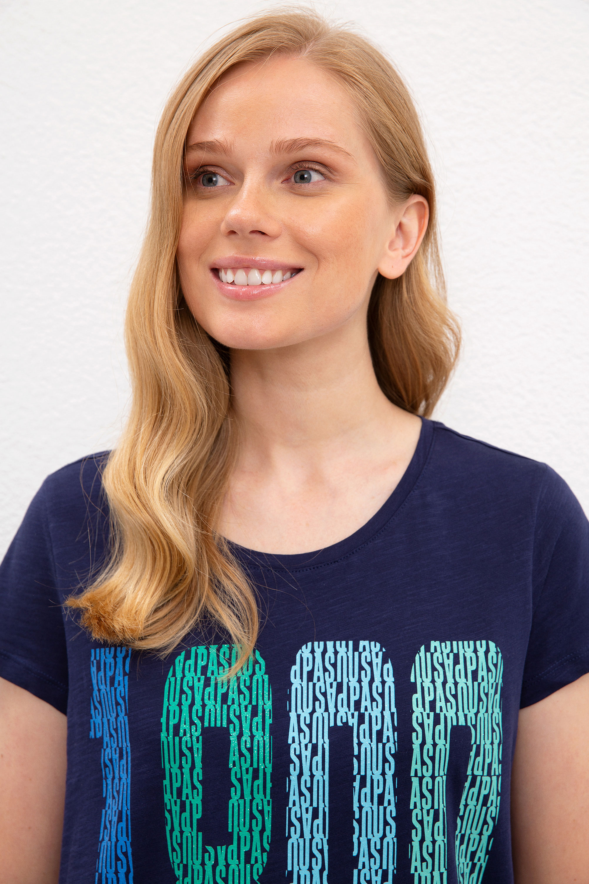 Kadın Lacivert Bisiklet Yaka T-Shirt