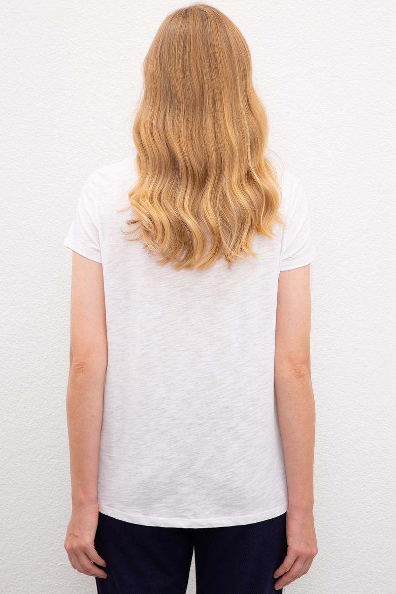 Kadın Beyaz Bisiklet Yaka T-Shirt - 50225789011