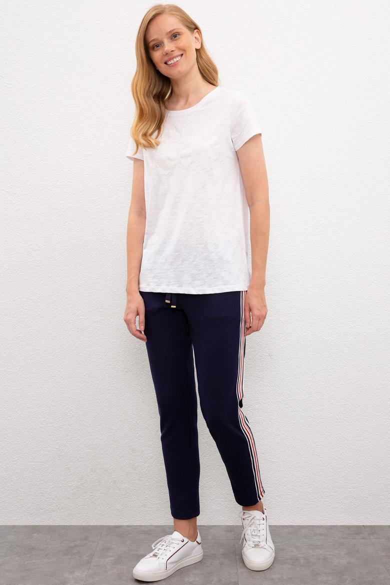 Kadın Beyaz Bisiklet Yaka T-Shirt - 50225789011