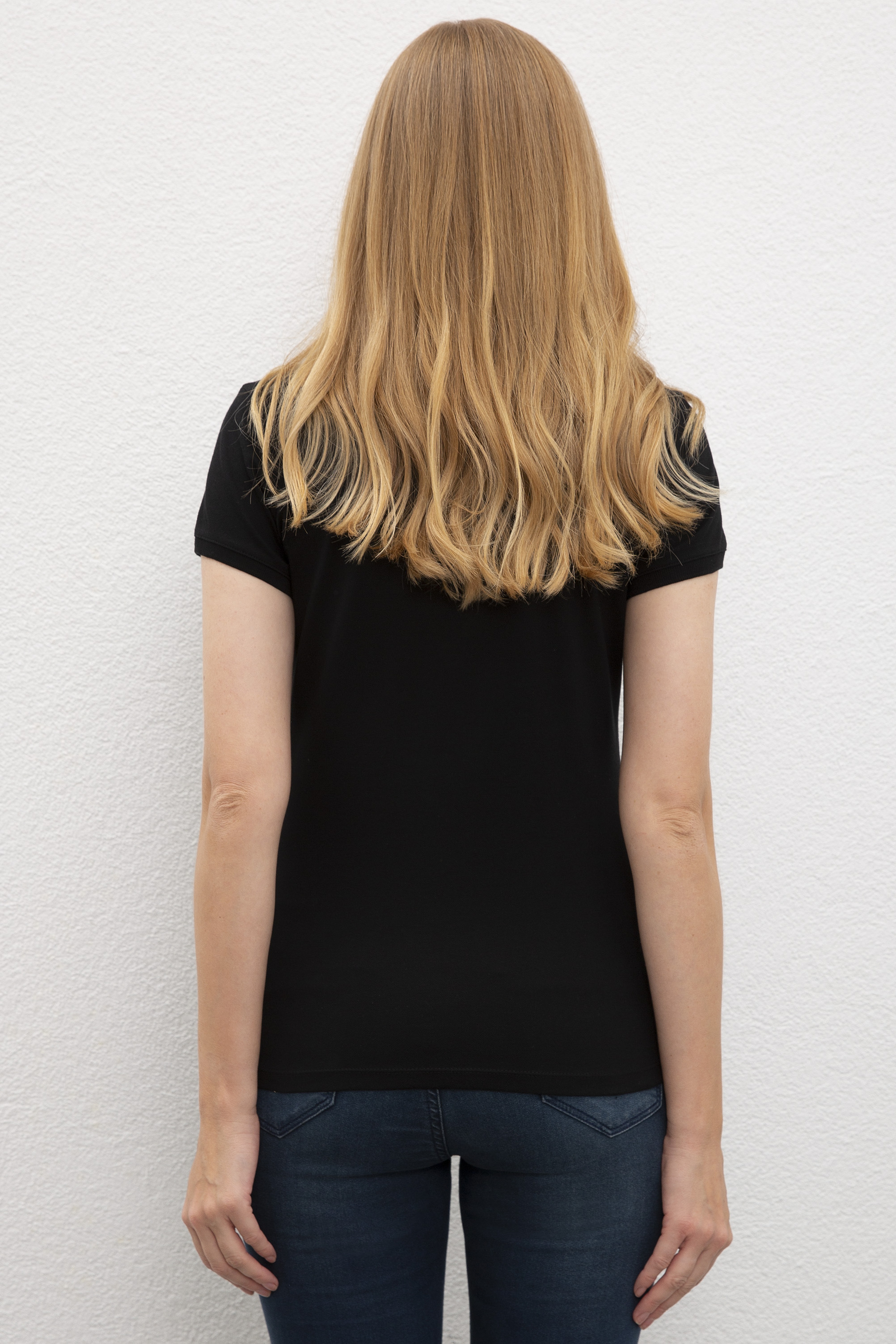 Kadın Siyah Basic Polo Yaka Tişört - Image 3