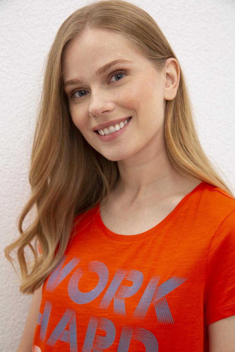 Kadın Kırmızı Bisiklet Yaka T-Shirt - 50222007007