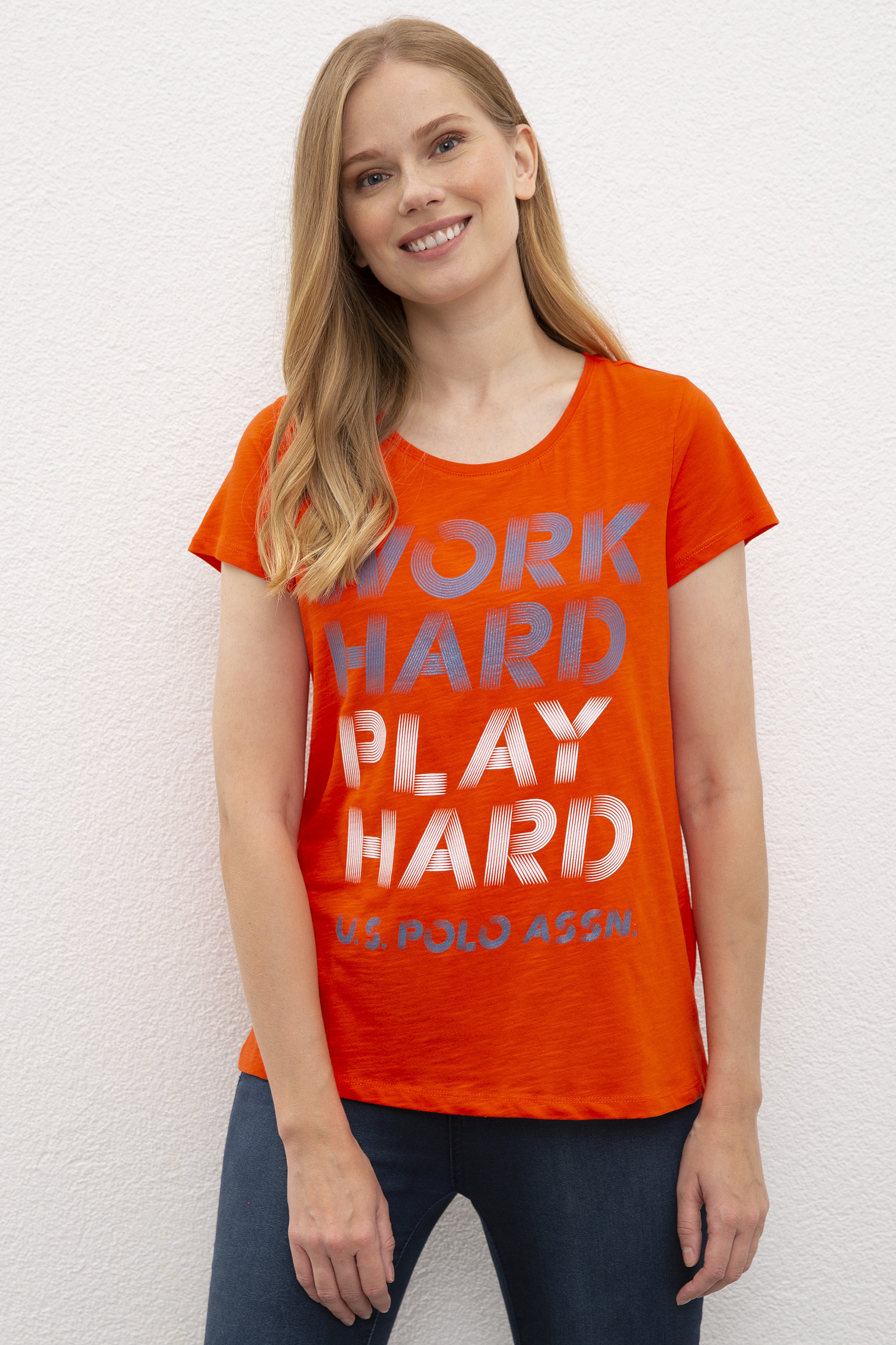 Kadın Kırmızı Bisiklet Yaka T-Shirt - Image 1