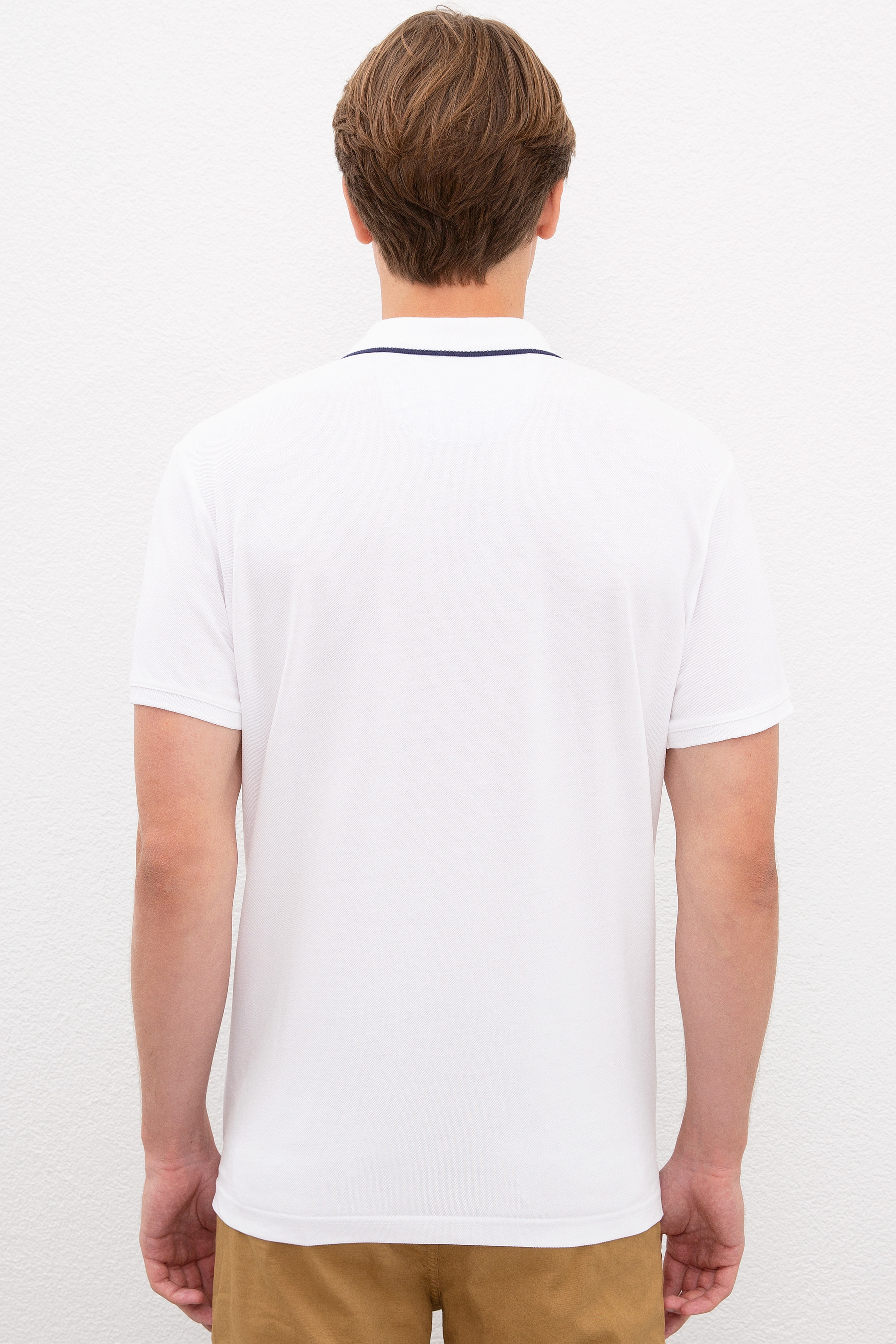 Erkek Beyaz Polo Yaka T-Shirt - Image 3