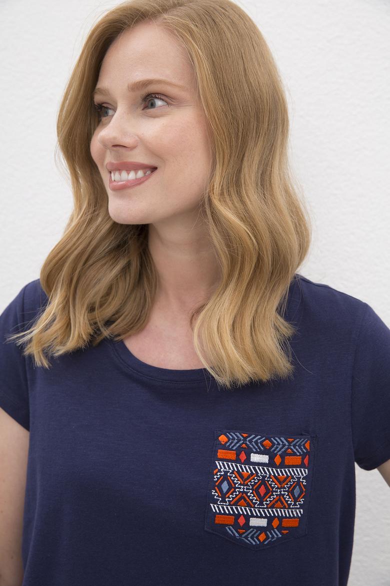 Kadın Lacivert Bisiklet Yaka T-Shirt - 50225585005