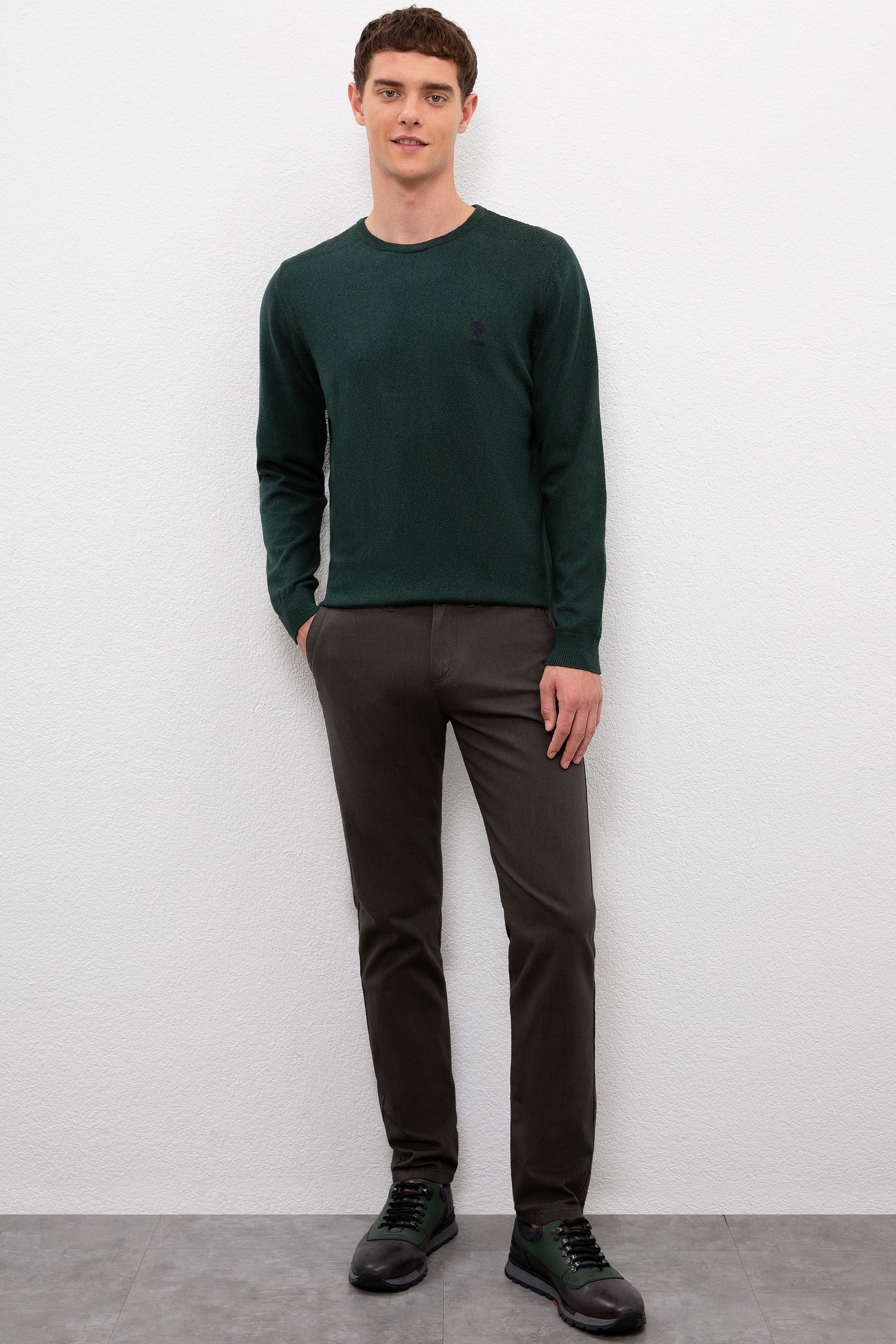 Erkek Antrasit Chinos - Image 1