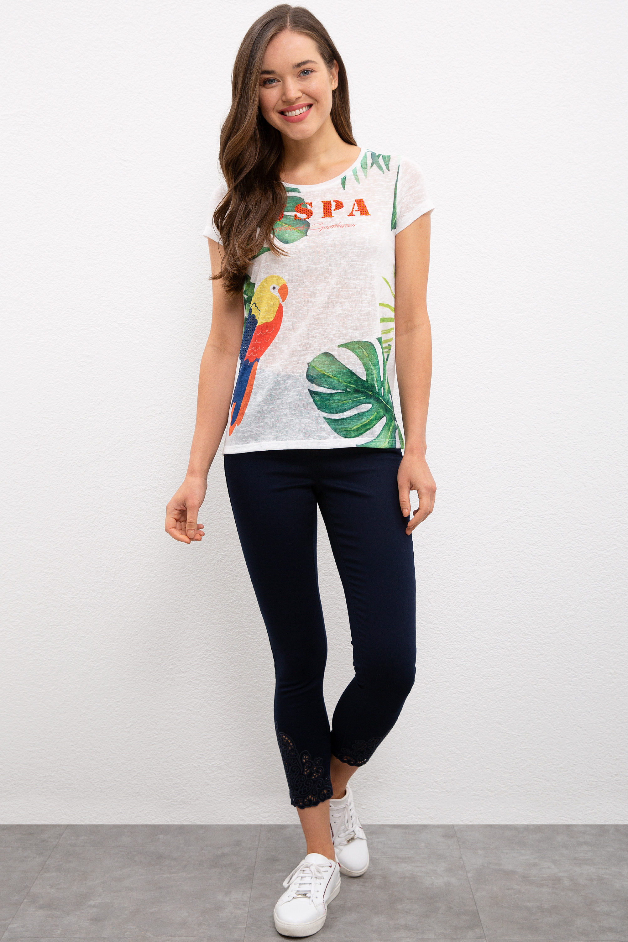 Kadın Beyaz Bisiklet Yaka T-Shirt - Image 5