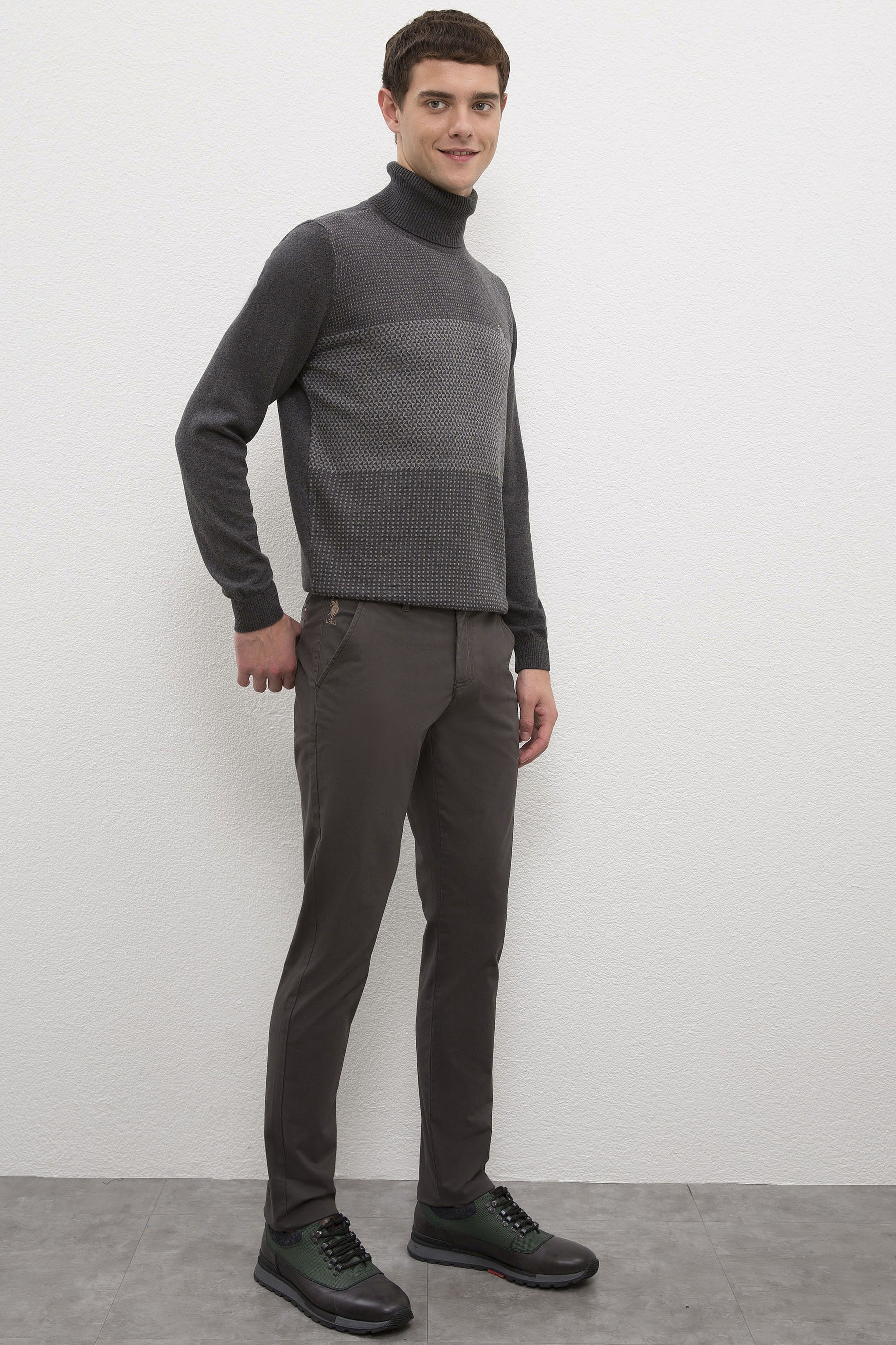 Gri Chinos - Image 2