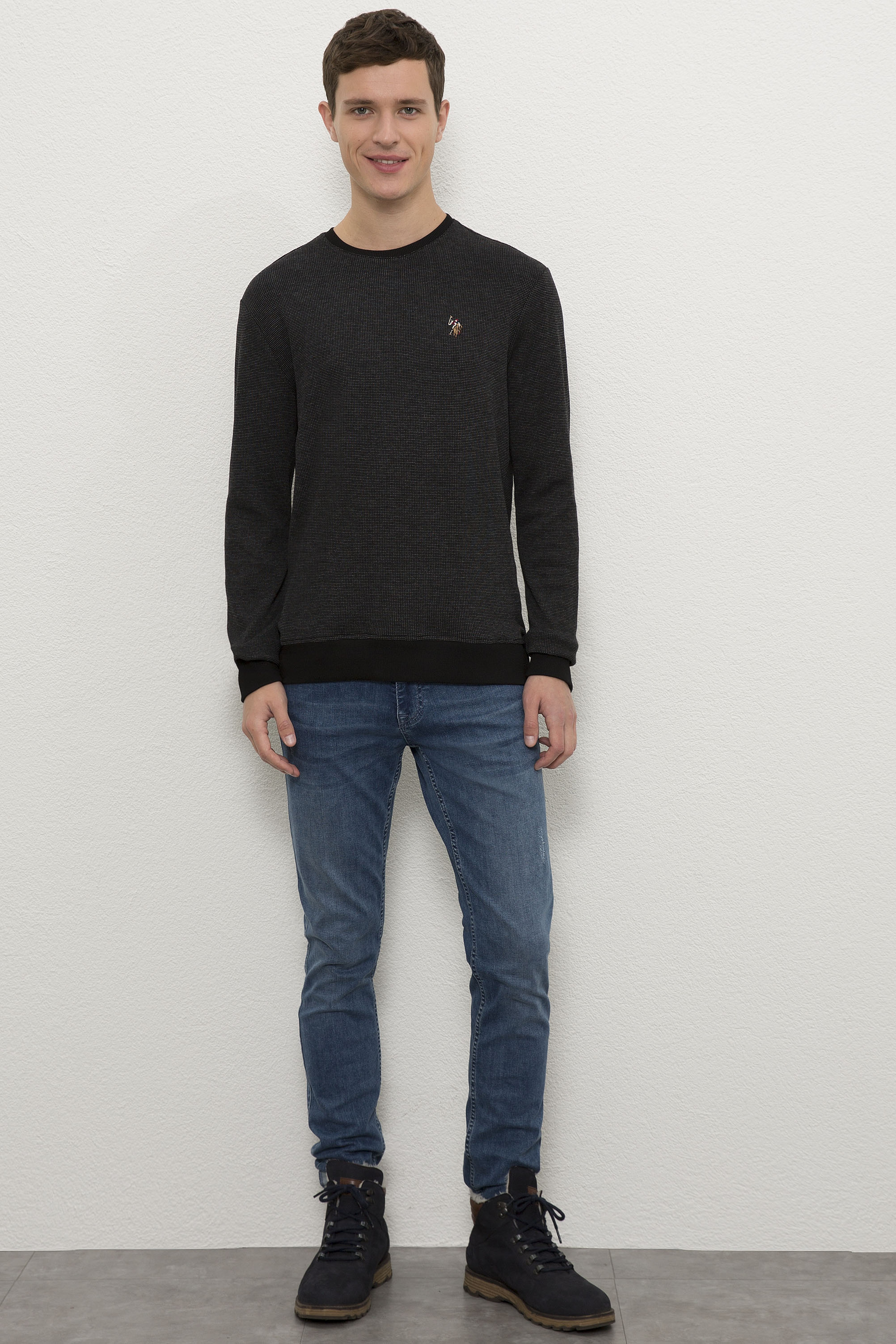 Erkek Siyah Bisiklet Yaka Sweatshirt - Image 4