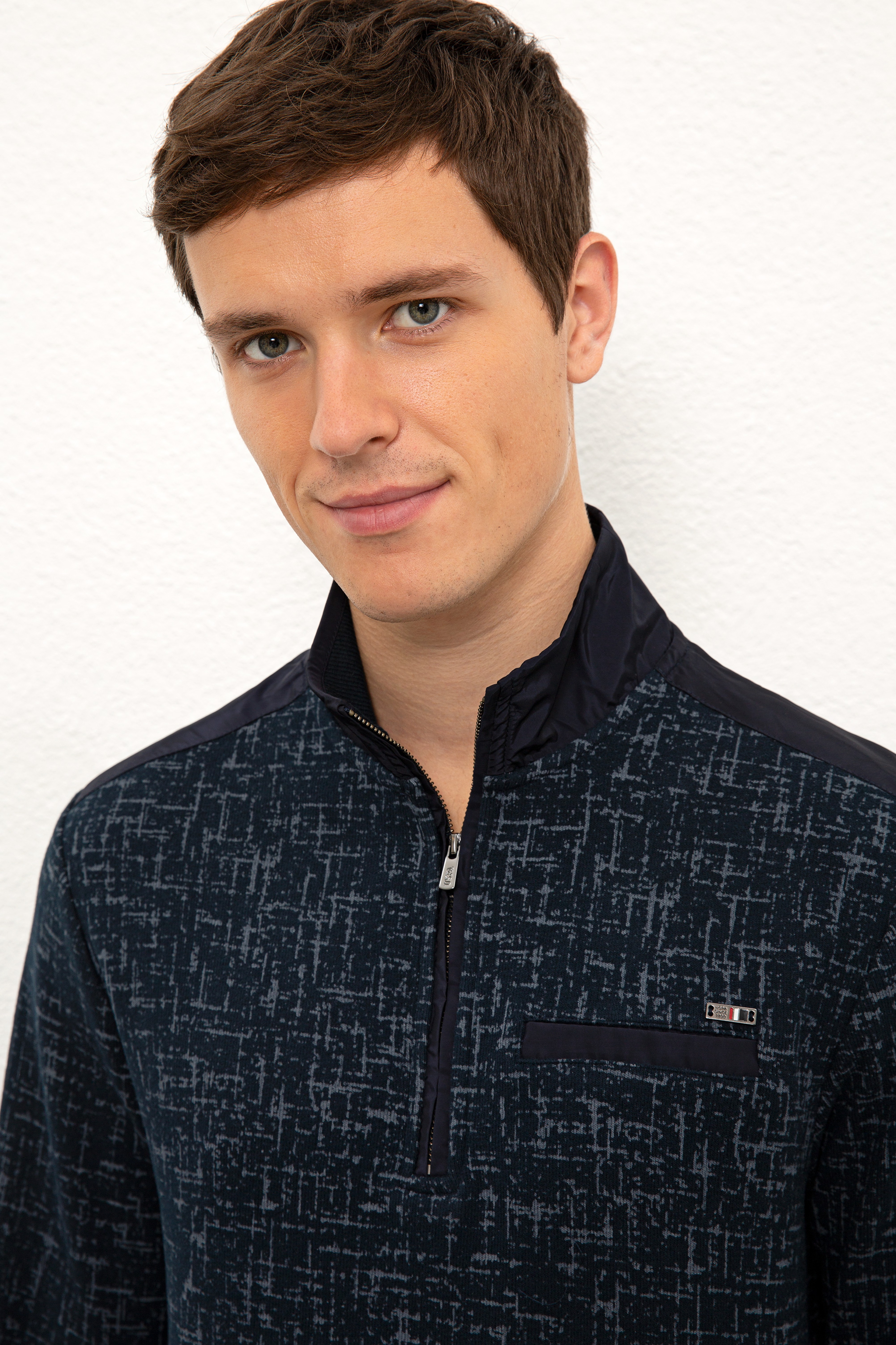 Erkek Lacivert Dik Yaka Sweatshirt - Image 2