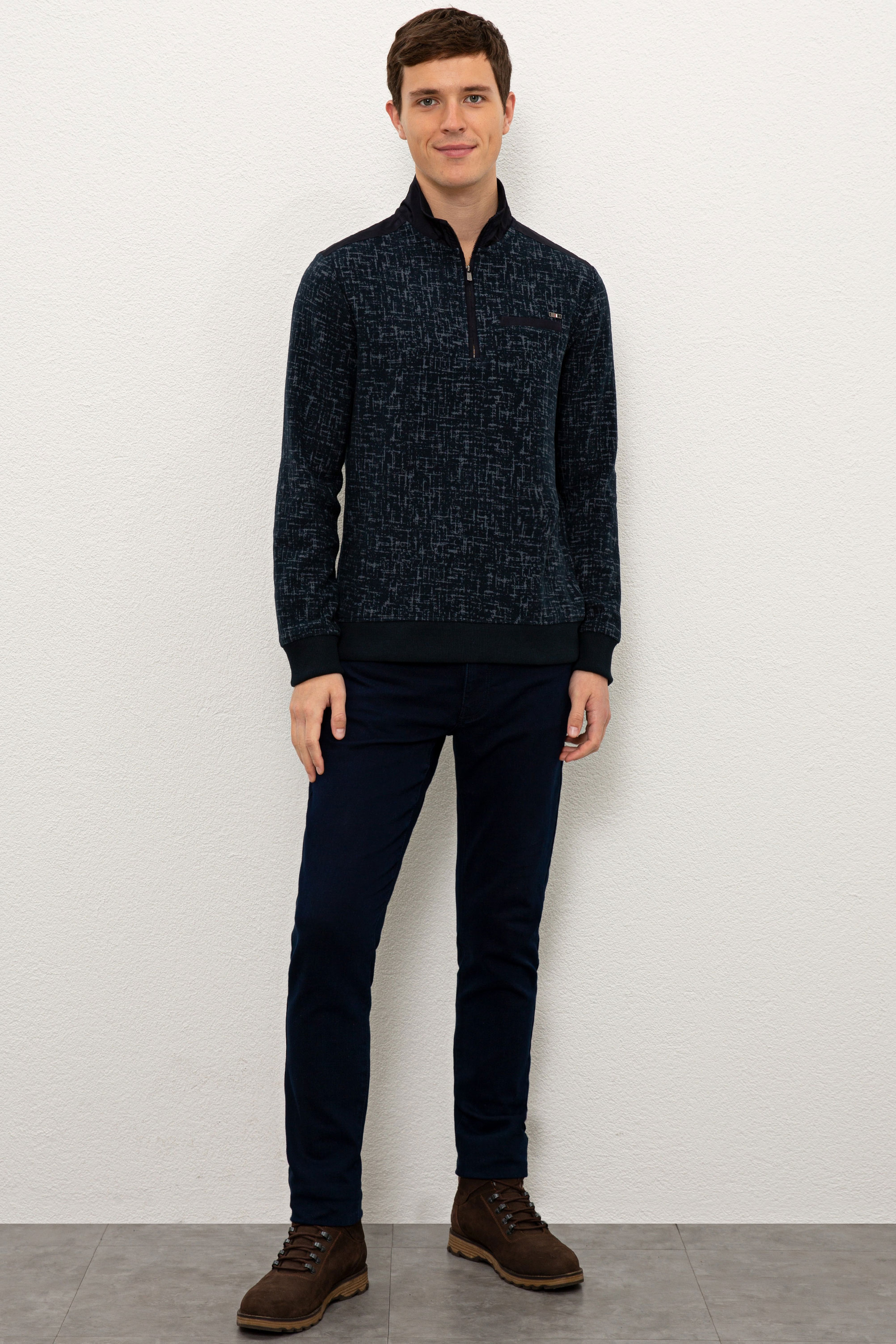 Erkek Lacivert Dik Yaka Sweatshirt - Image 4