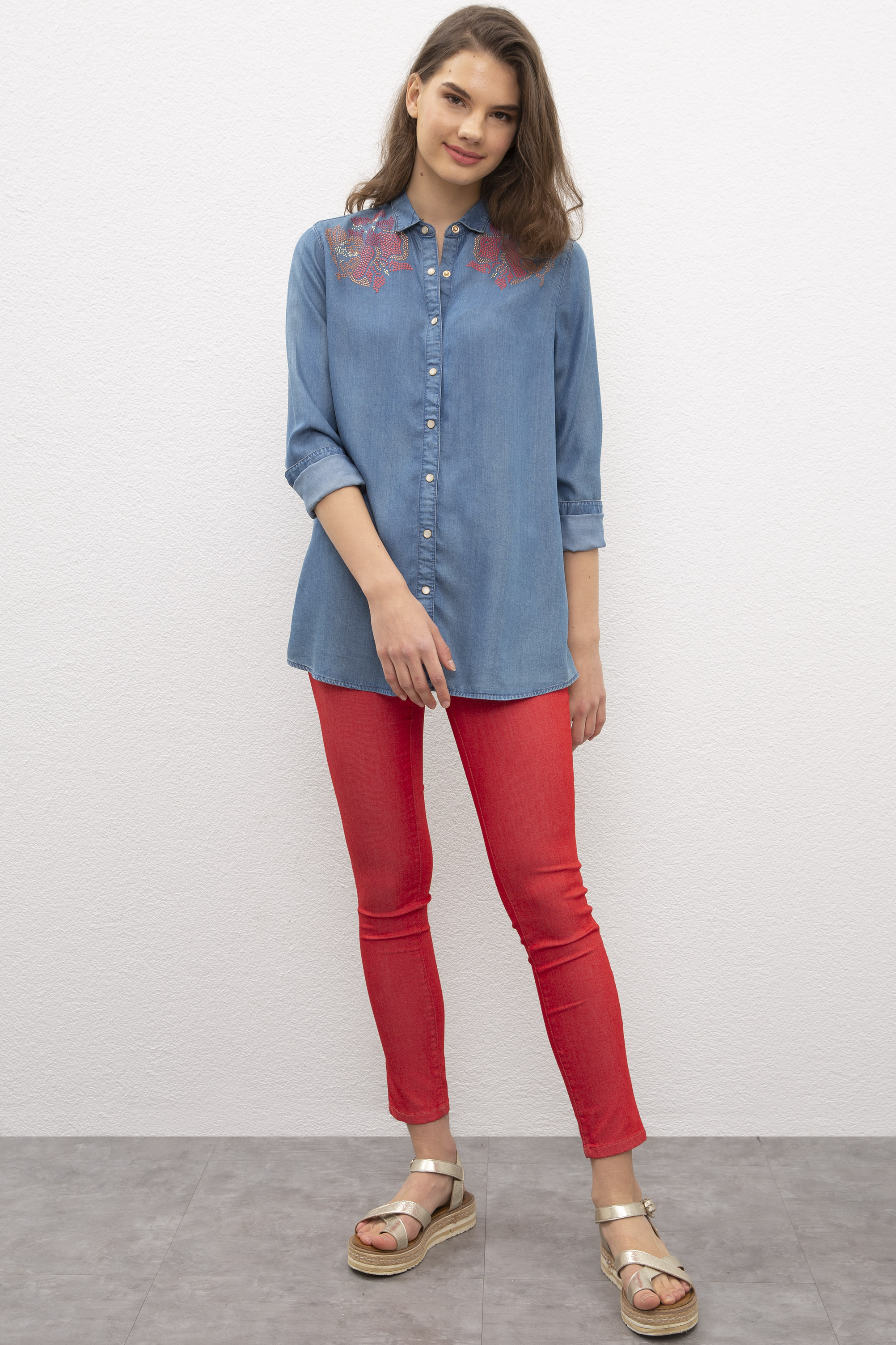 Kadın Mavi Denim Gömlek - Image 4