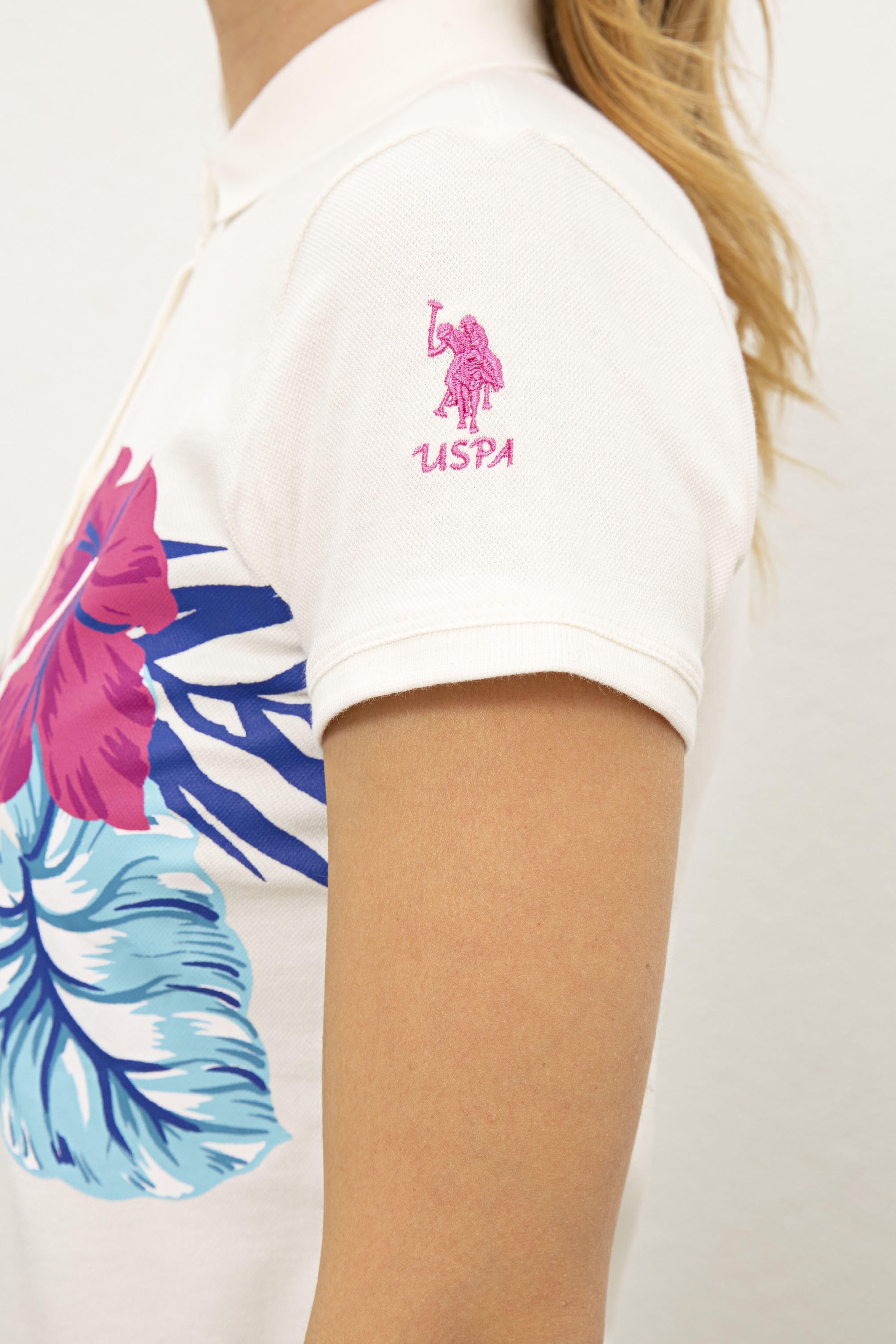 Kadın Beyaz Polo Yaka T-Shirt - Image 6