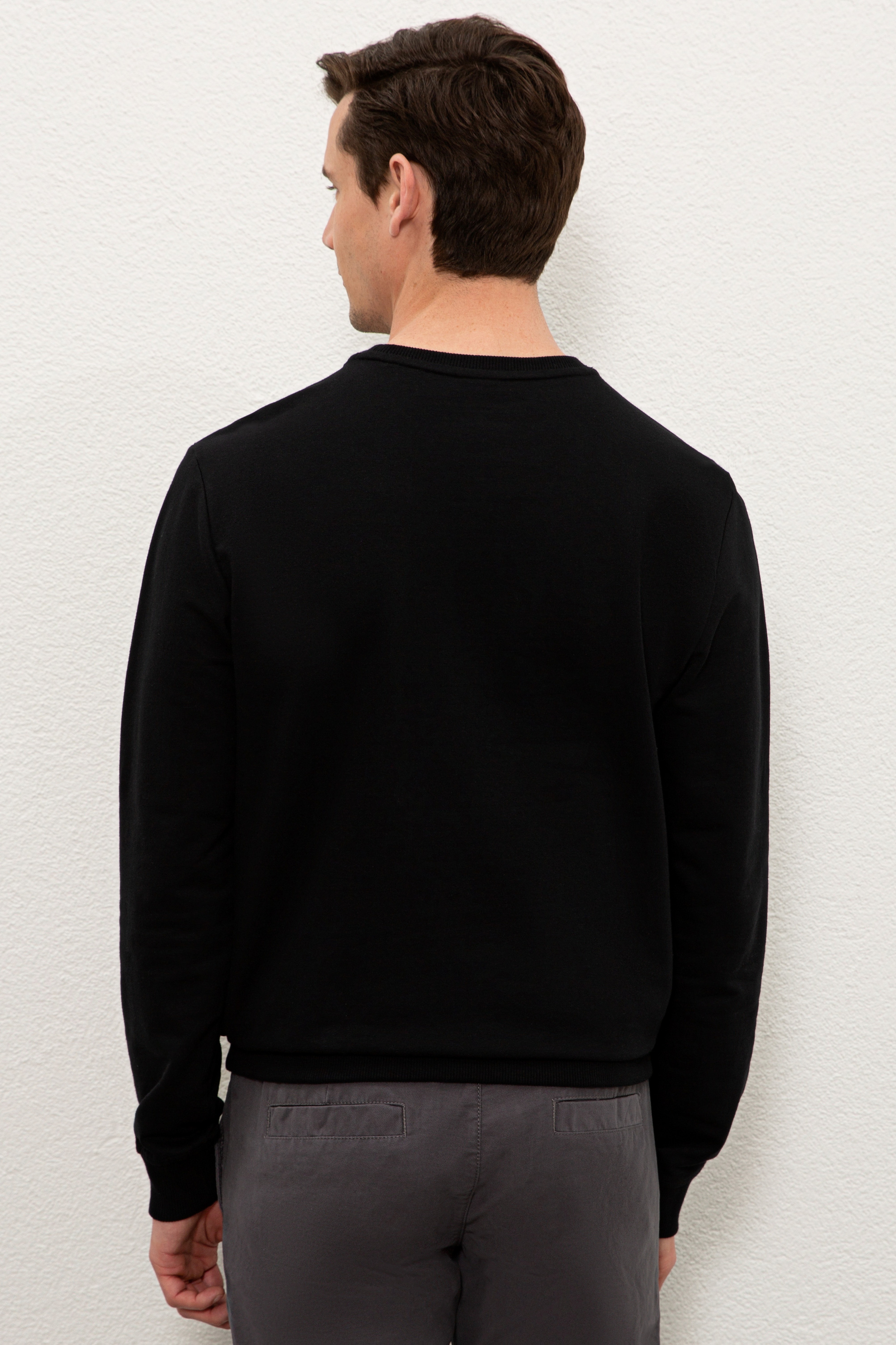 Erkek Siyah Bisiklet Yaka Sweatshirt - Image 3
