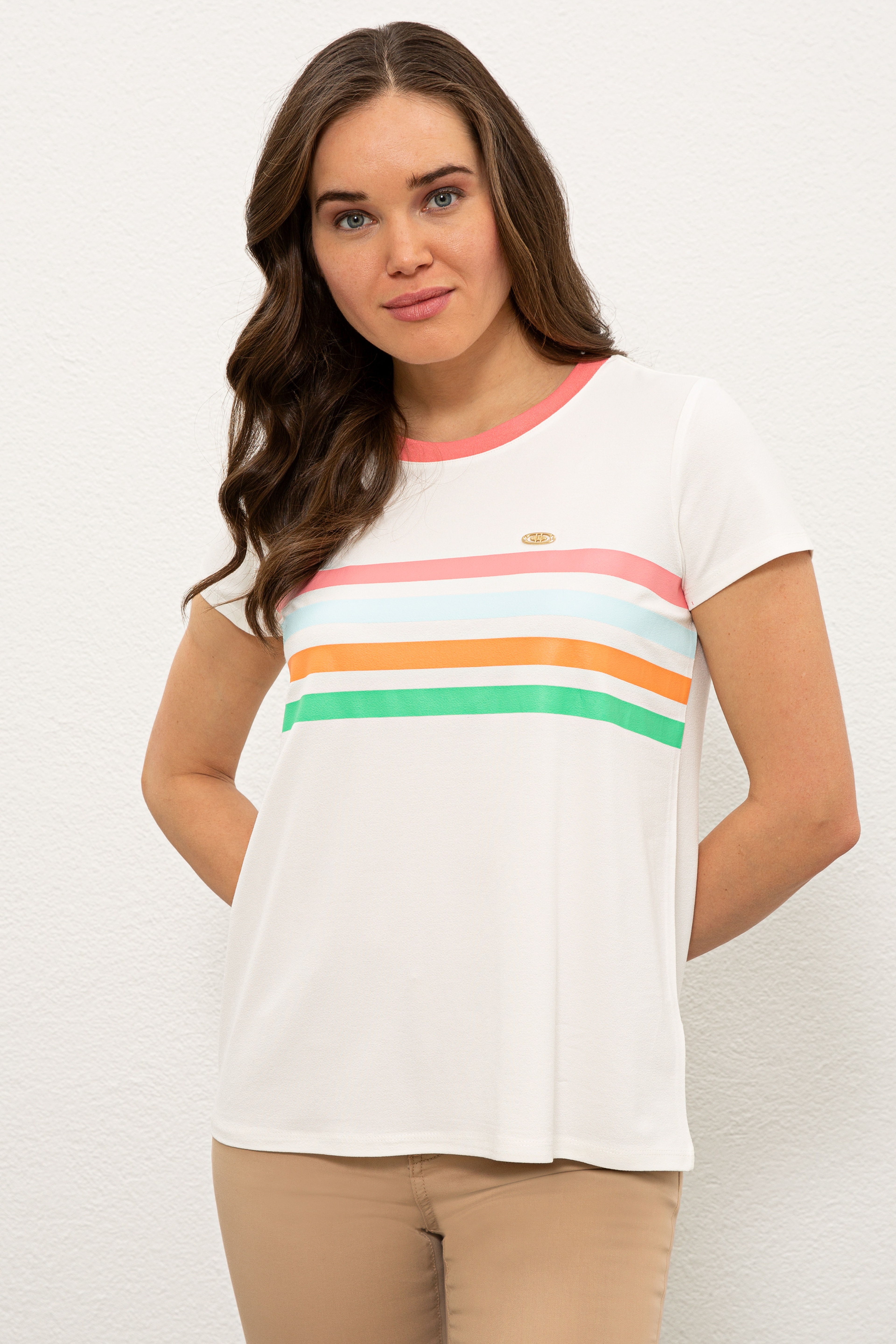 Kadın Beyaz Bisiklet Yaka T-Shirt - Image 1