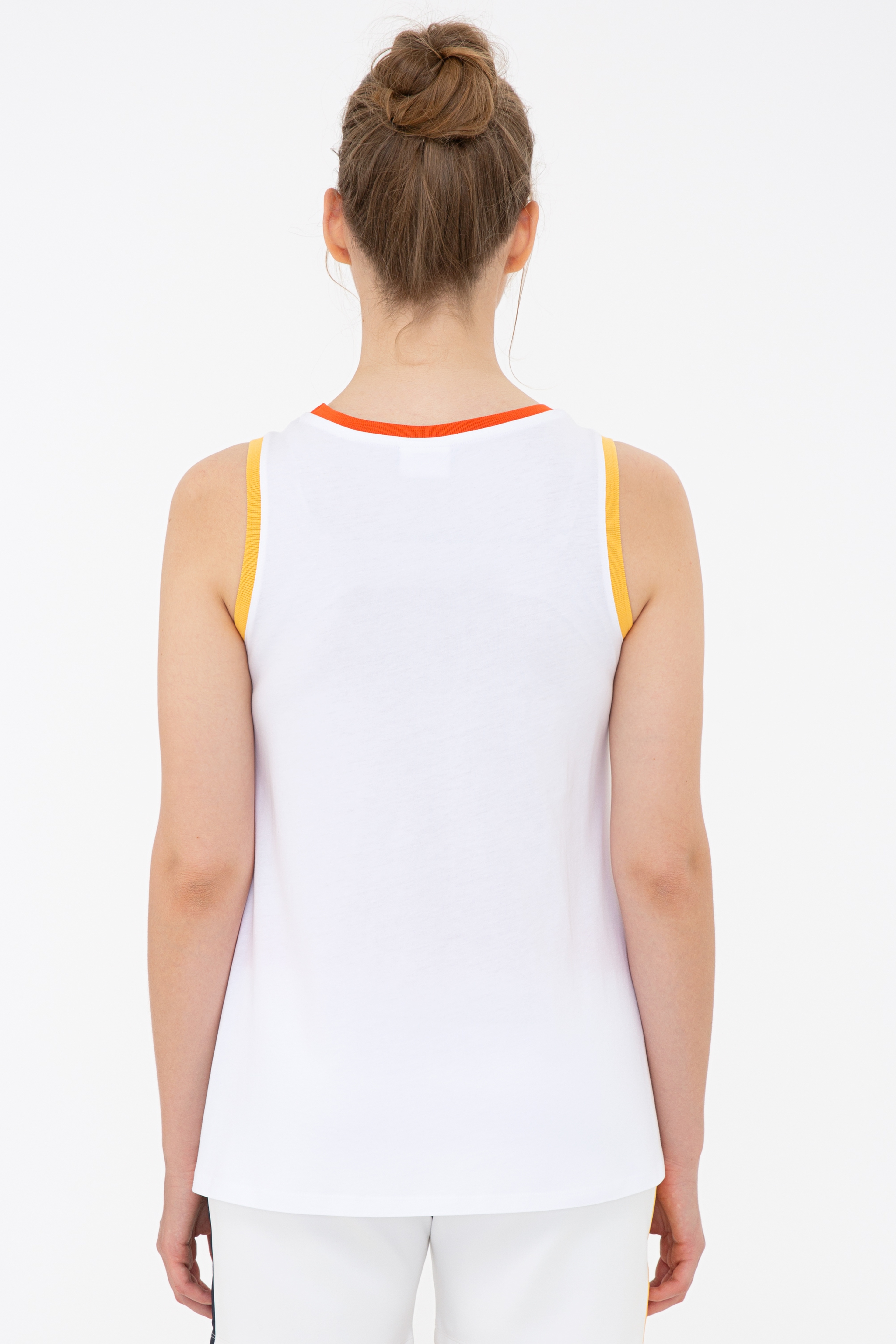 Kadın Beyaz Bisiklet Yaka T-Shirt - Image 3