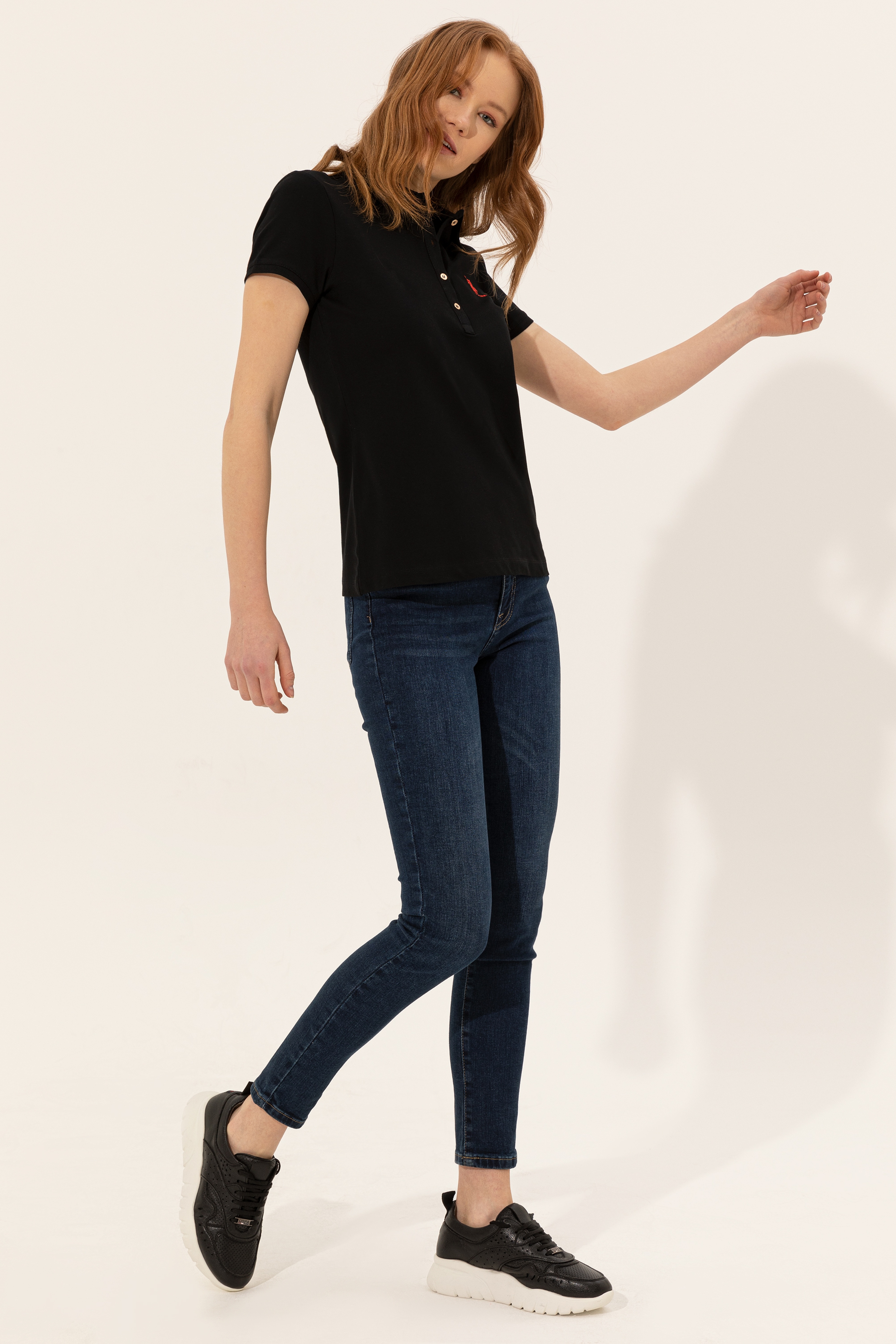 Kadın Siyah Basic Polo Yaka Tişört - Image 4