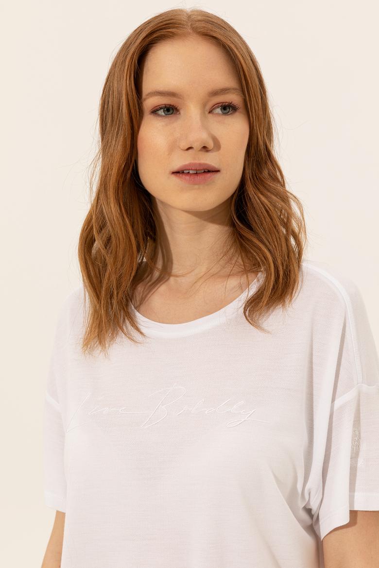 Kadın Beyaz Bisiklet Yaka Tişört - 50249027007