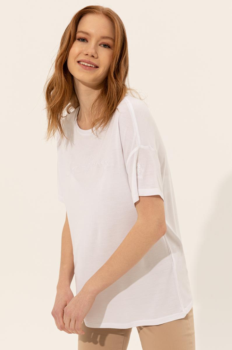 Kadın Beyaz Bisiklet Yaka Tişört