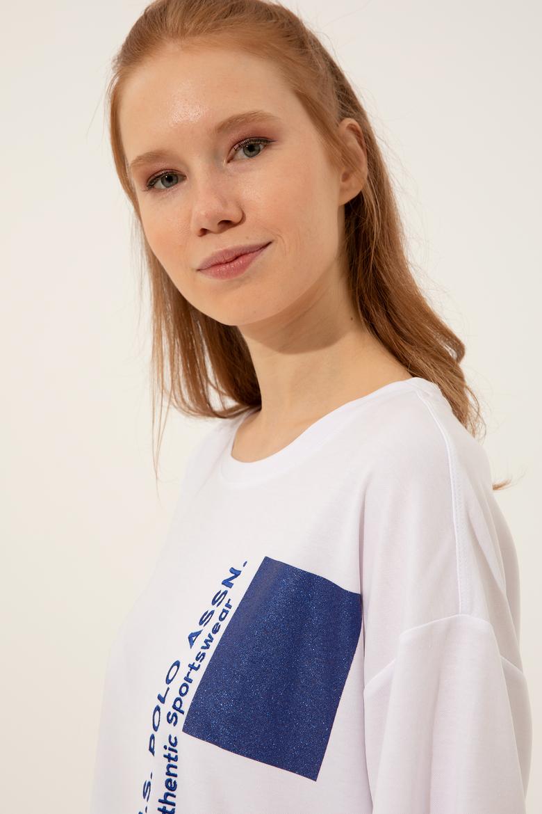 Kadın Beyaz Bisiklet Yaka Oversize Tişört - 50249054004