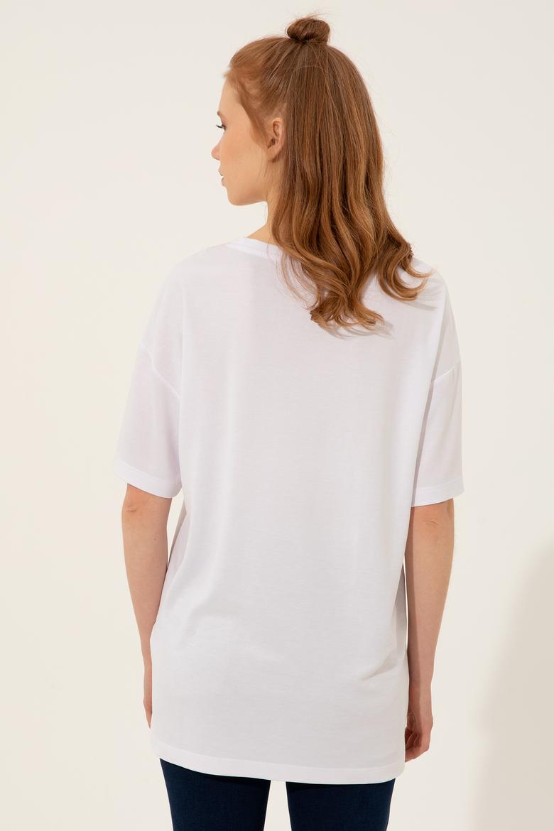 Kadın Beyaz Bisiklet Yaka Oversize Tişört - 50249054004