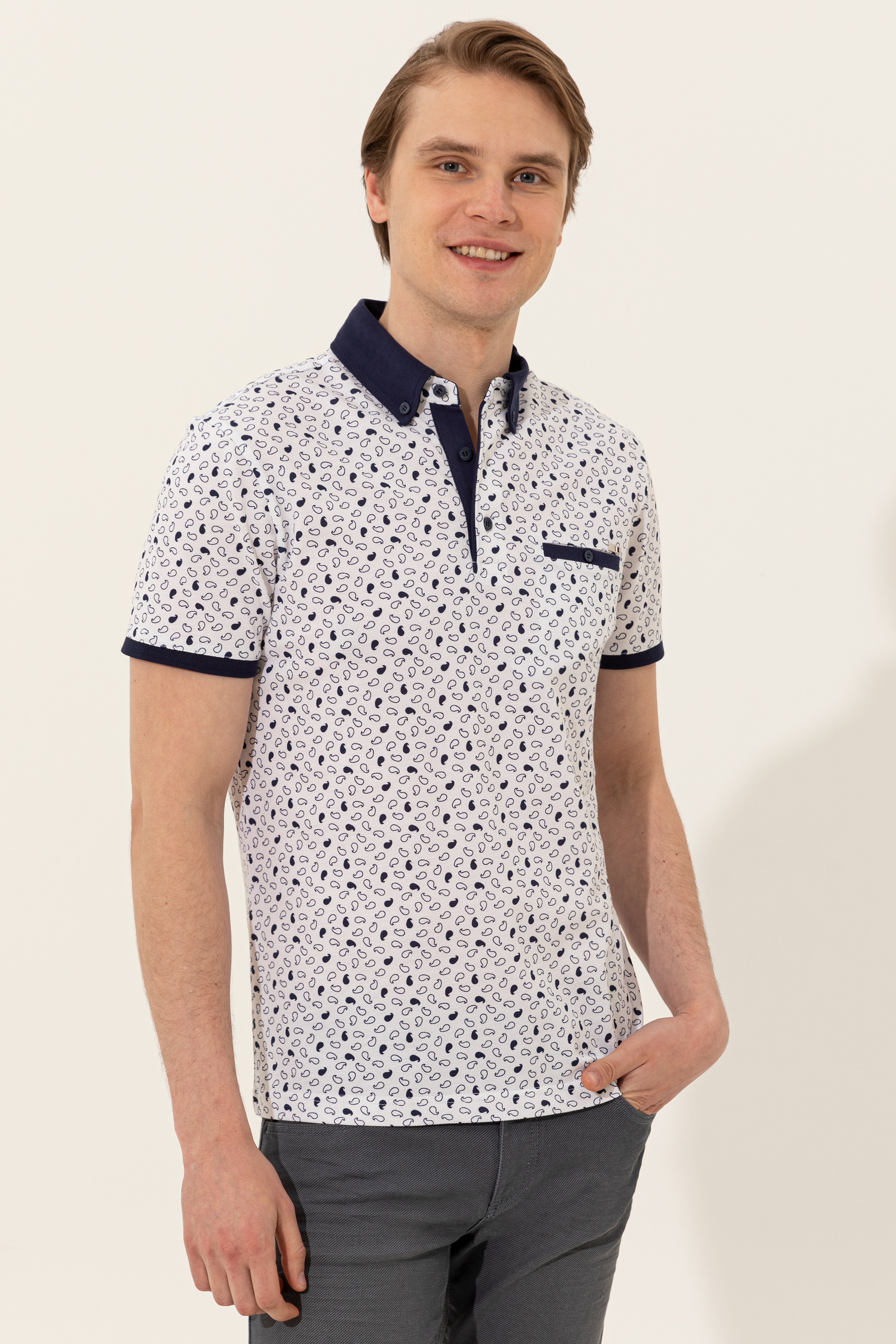 Erkek Beyaz Polo Yaka T-Shirt - Image 3