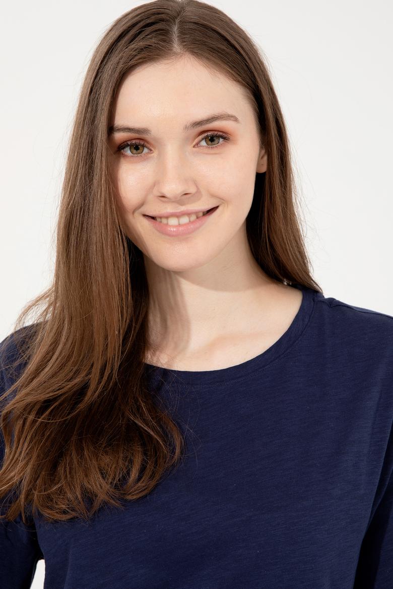 Kadın Lacivert Bisiklet Yaka Tişört - 50248059004