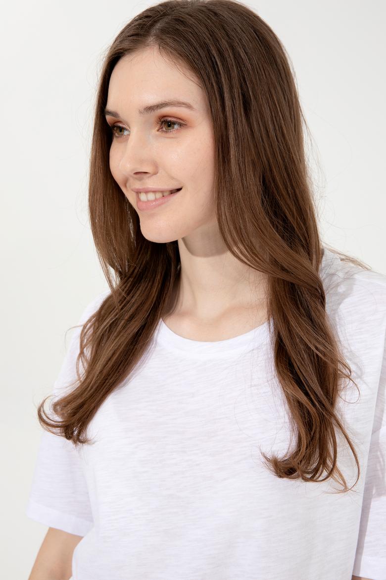 Kadın Beyaz Bisiklet Yaka Tişört - 50248059014