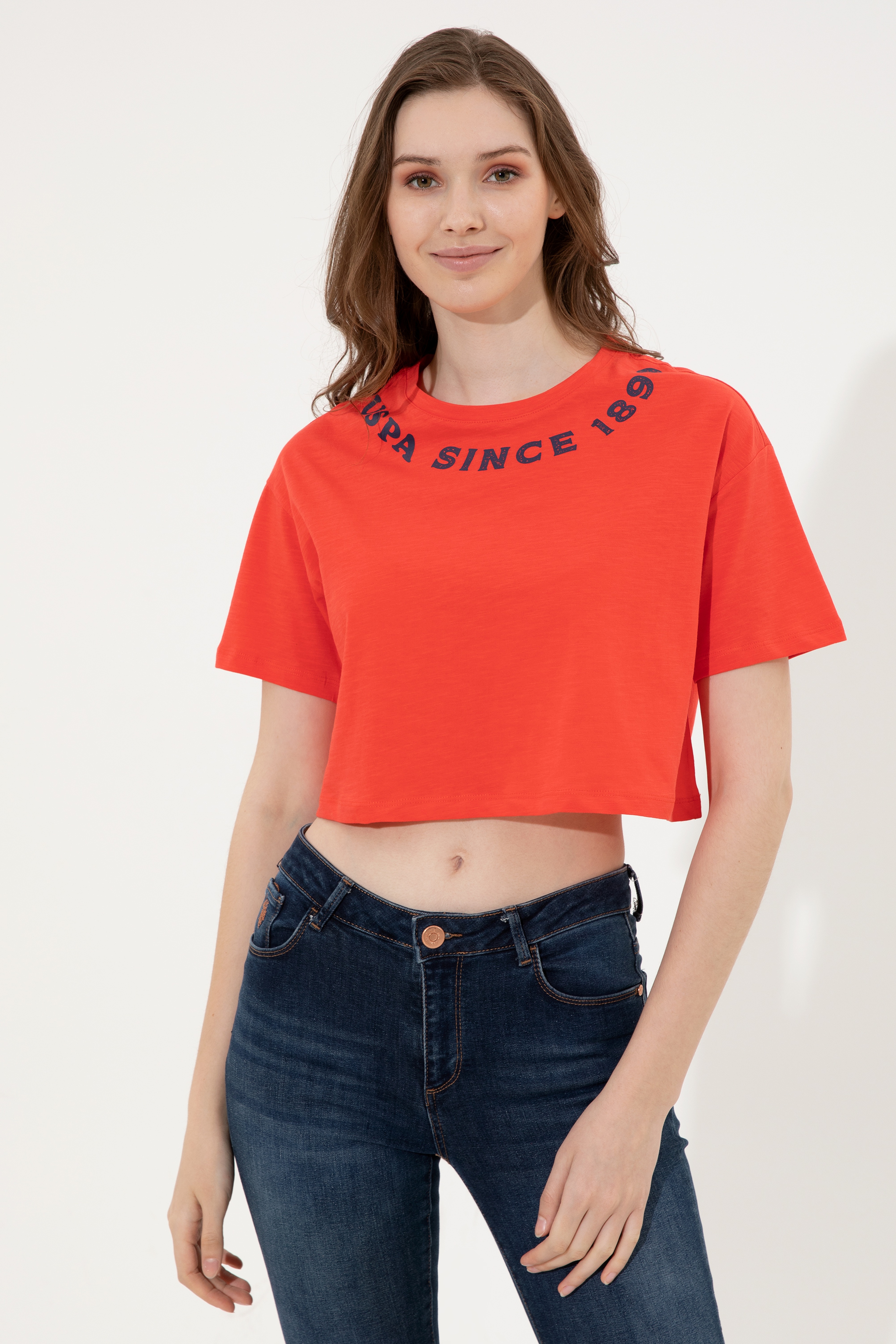 Kadın Kırmızı Bisiklet Yaka Crop Tişört - Image 1