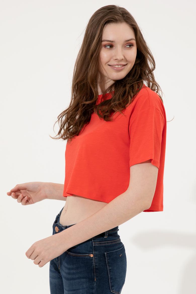 Kadın Kırmızı Bisiklet Yaka Crop Tişört - 50248144037