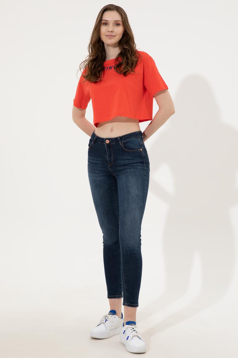 Kadın Kırmızı Bisiklet Yaka Crop Tişört - 50248144037