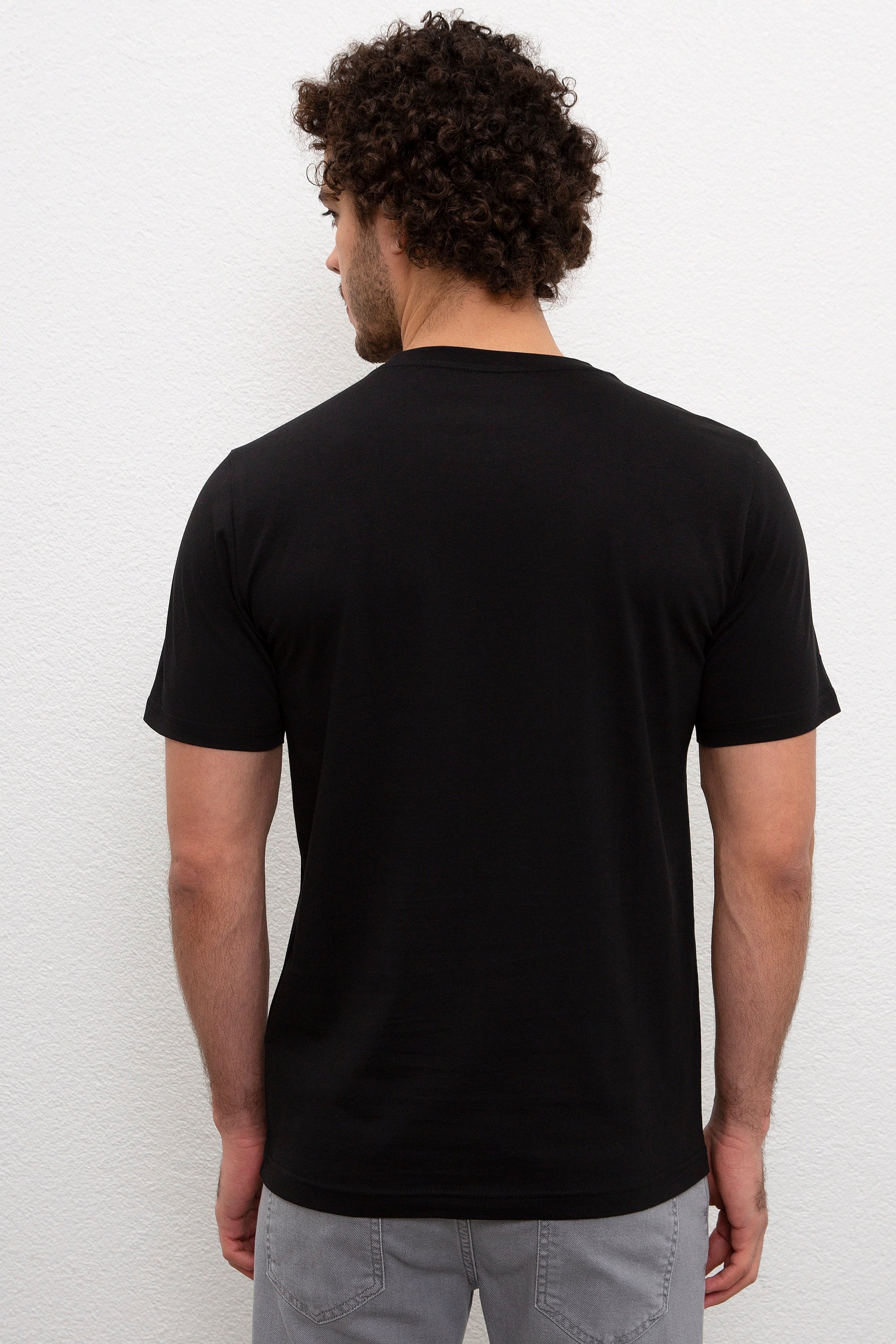 Erkek Siyah Bisiklet Yaka T-Shirt