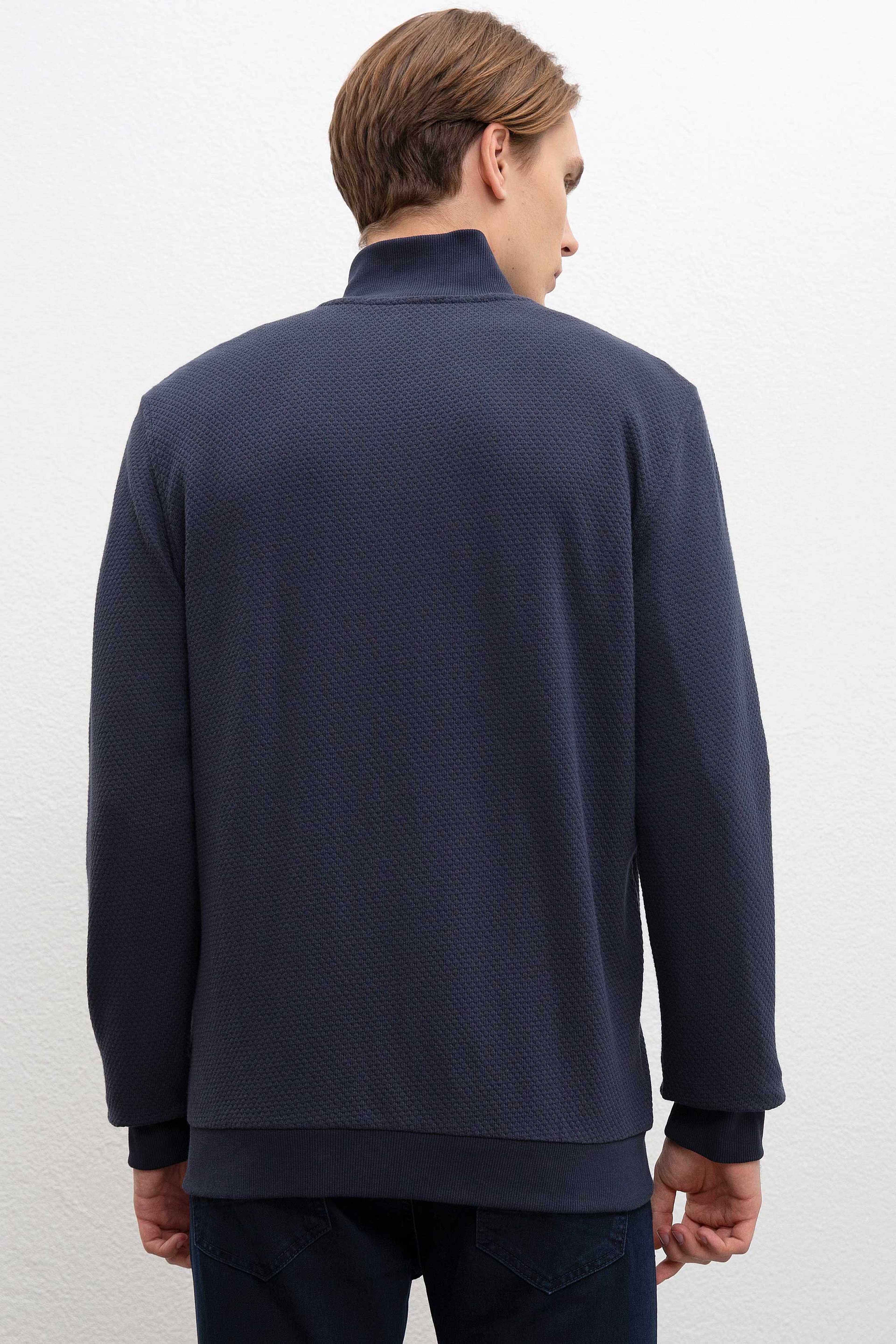 Erkek Lacivert Dik Yaka Fermuarlı Sweatshirt - Image 3