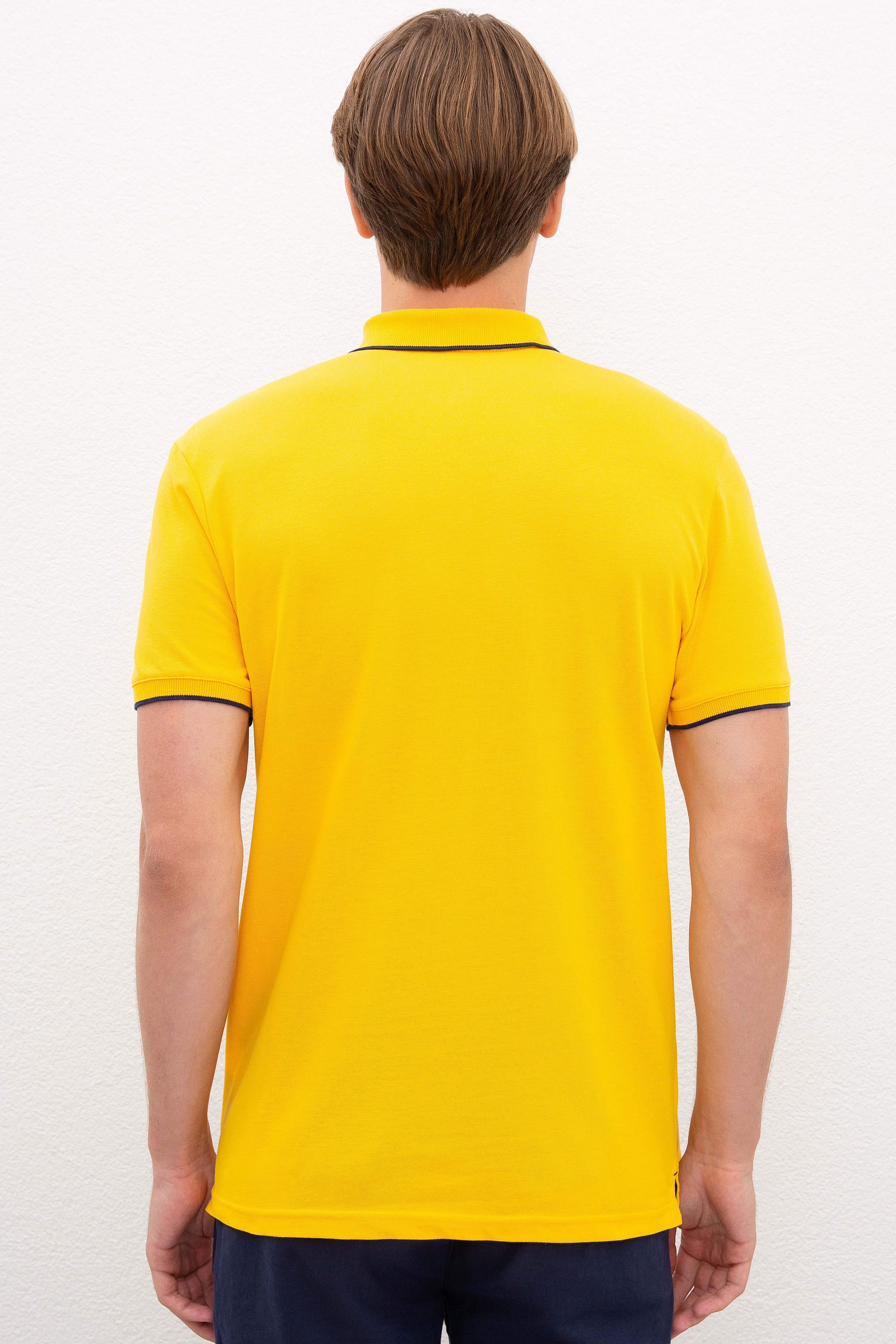 Erkek Koyu Sarı Polo Yaka Basic T-Shirt - Image 3