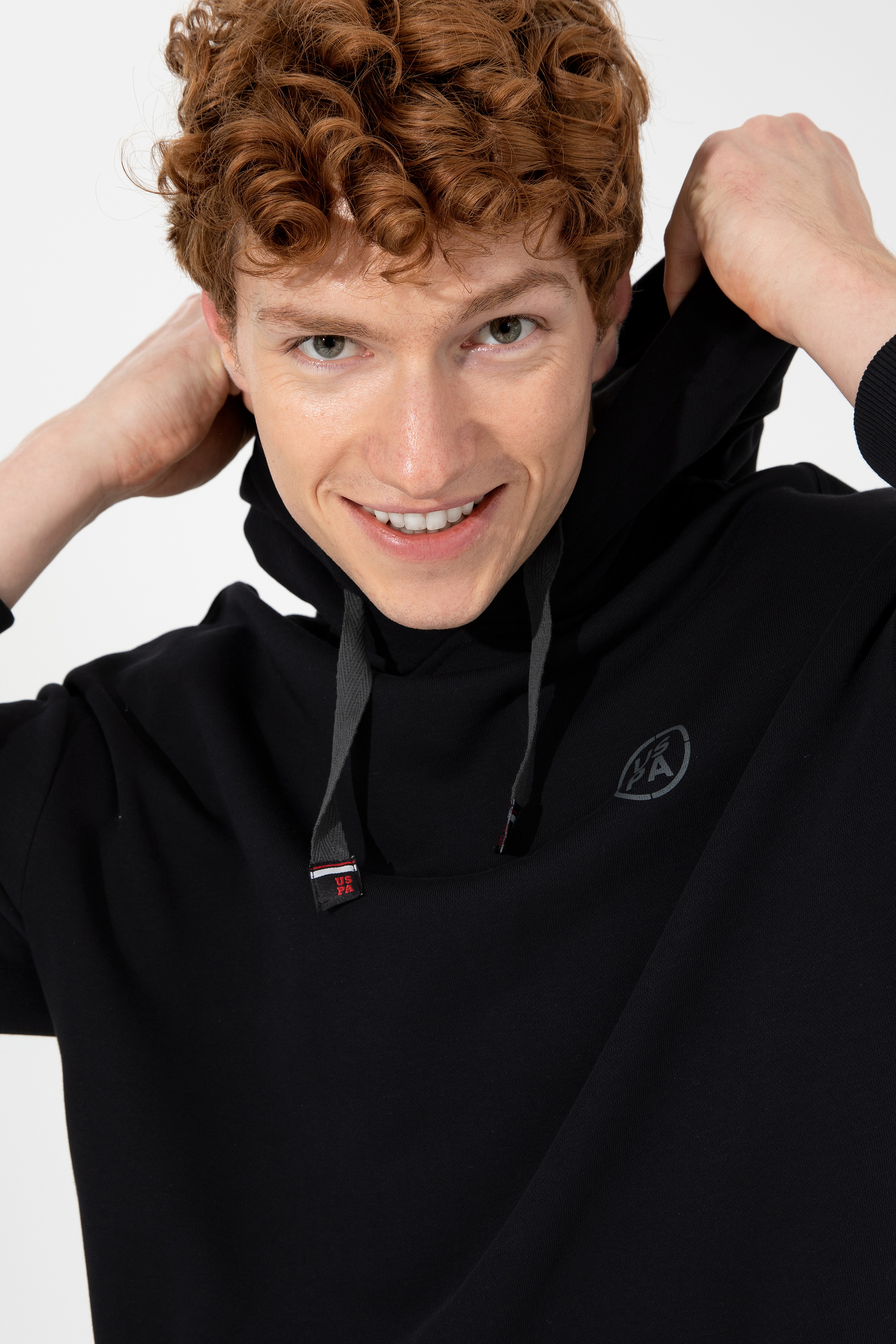 Erkek Siyah Kapüşonlu Sweatshirt - Image 4