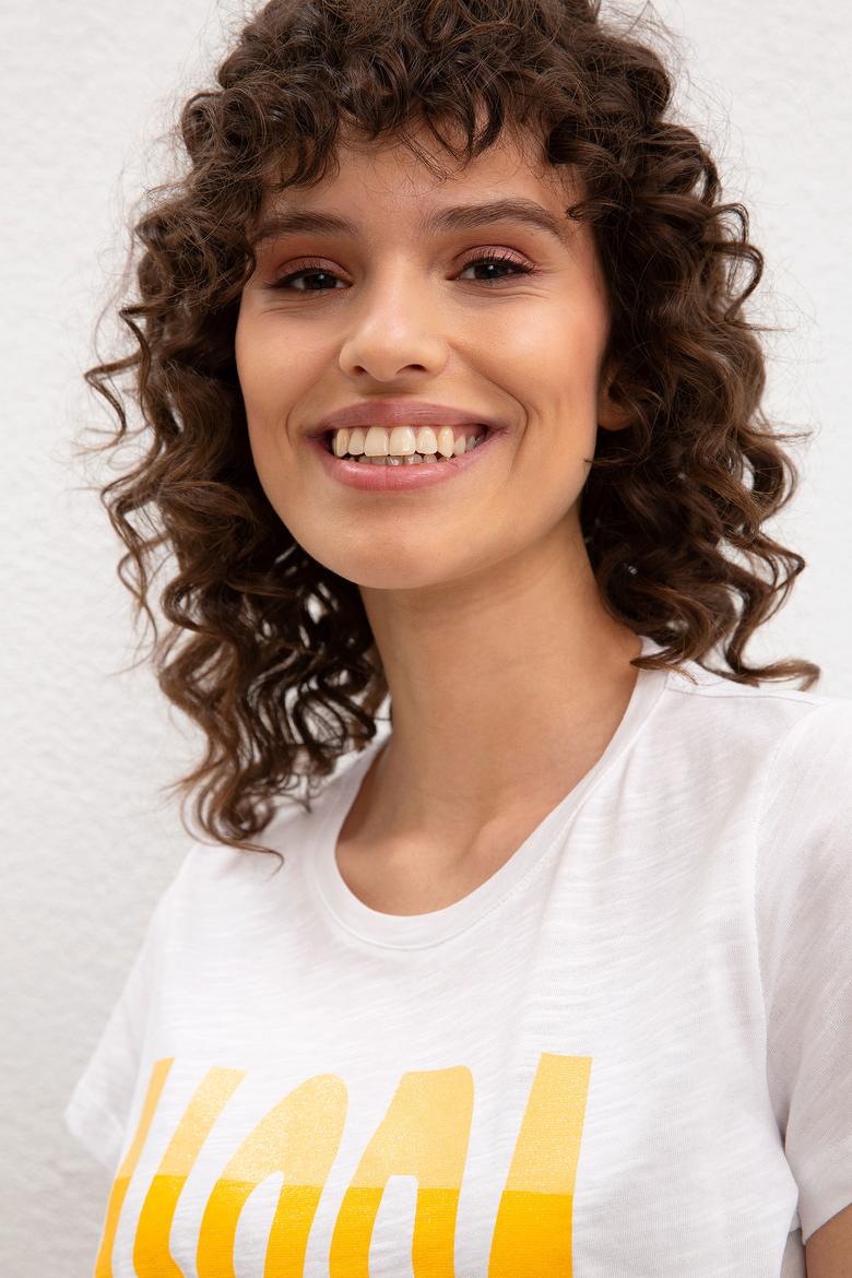 Kadın Beyaz Bisiklet Yaka T-Shirt - 50221992004