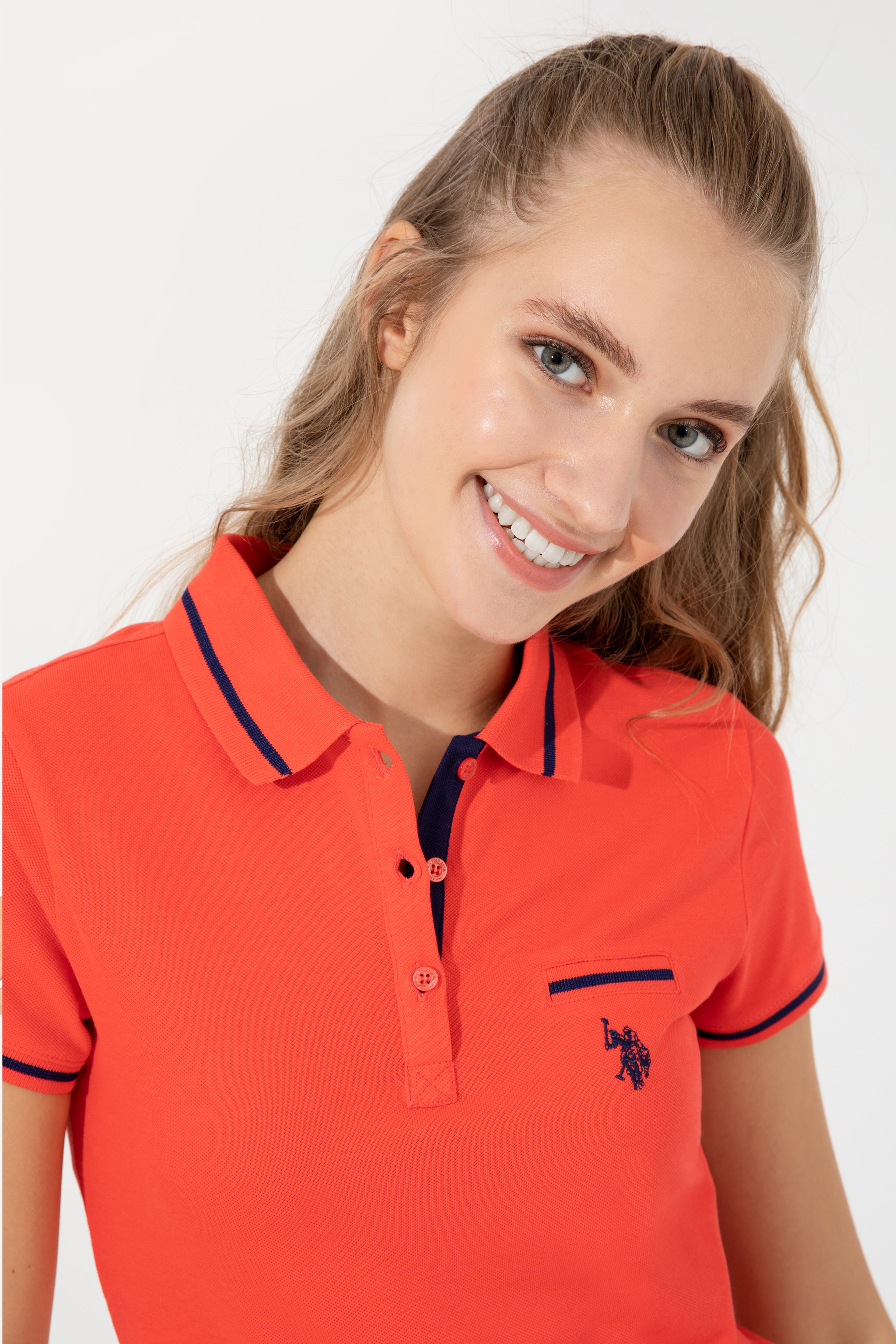 Kadın Kırmızı Polo Yaka Tişört - Image 2