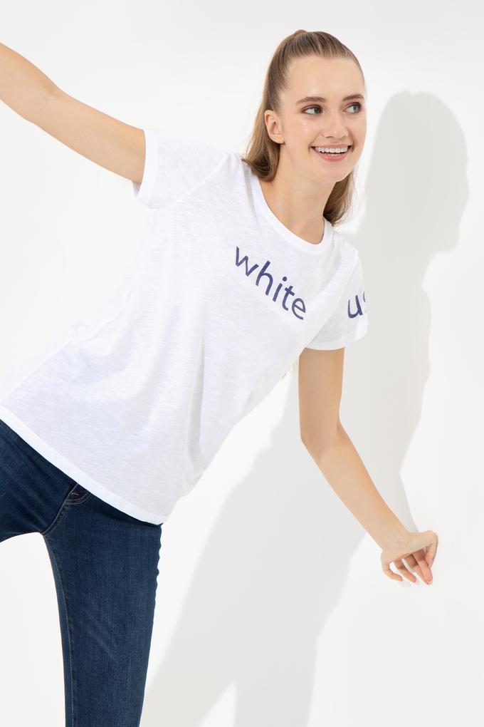 Kadın Beyaz Bisiklet Yaka T-Shirt