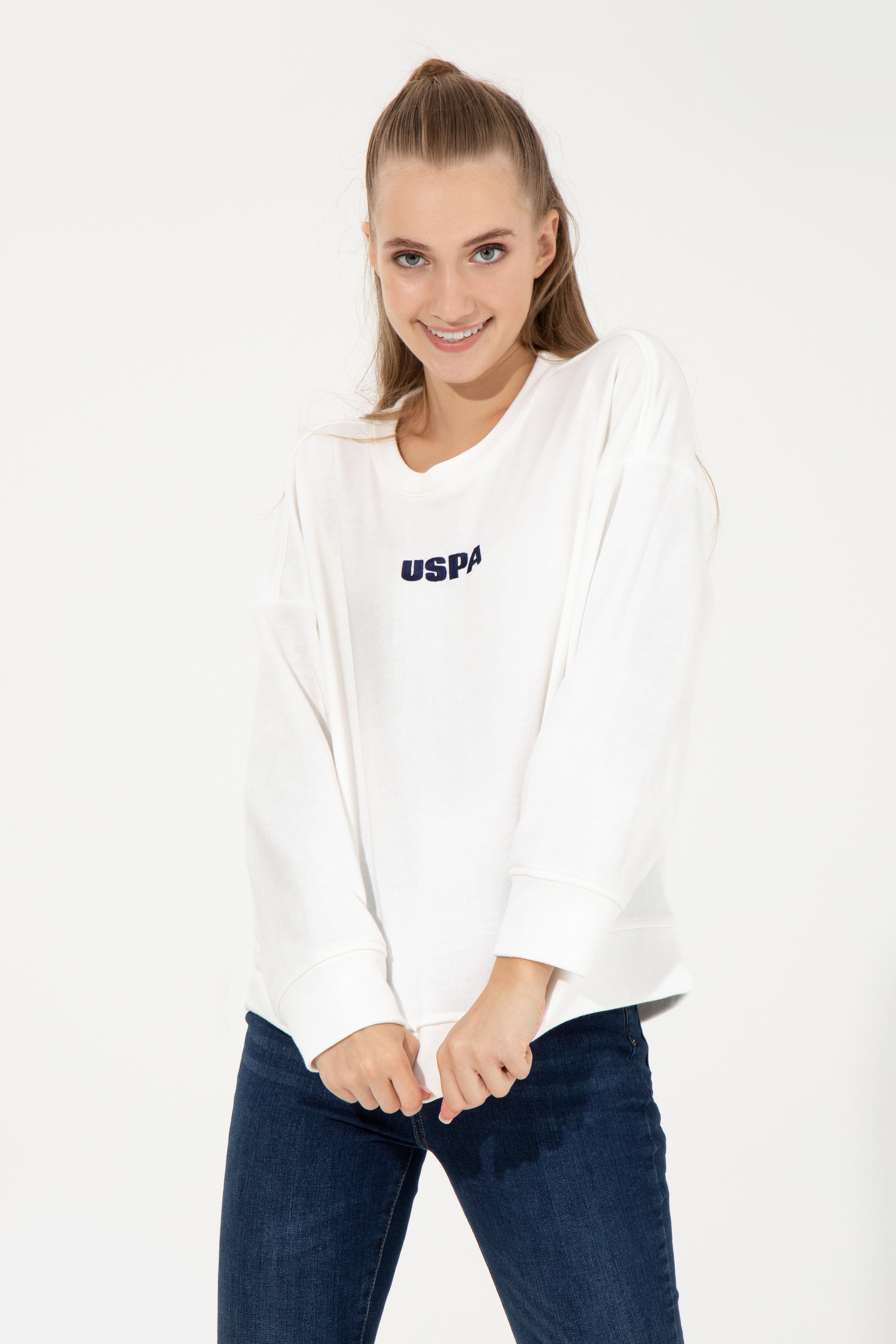 Kadın Ekru Bisiklet Yaka Basic Sweatshirt - Image 1