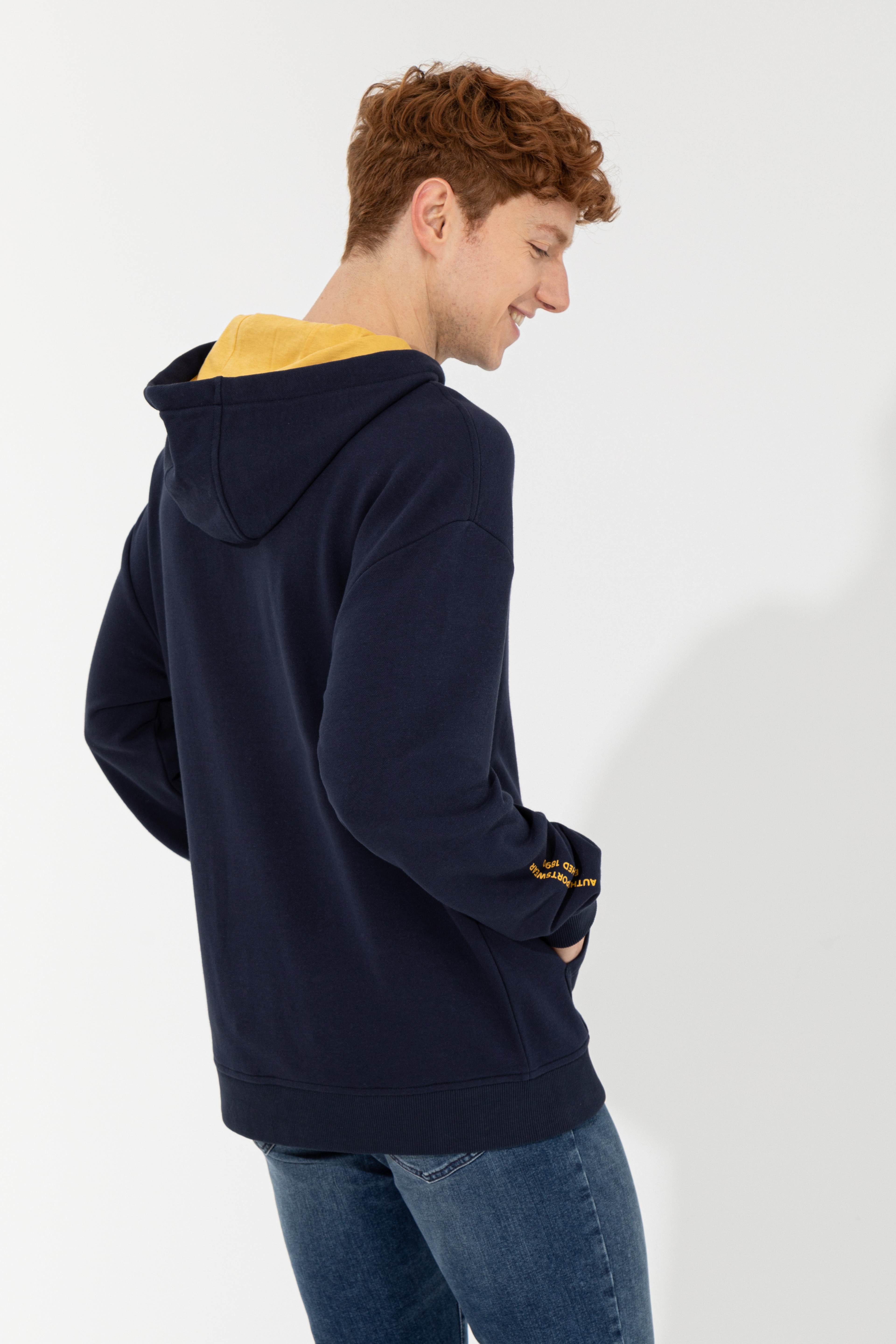 Erkek Lacivert Kapüşonlu Sweatshirt - Image 5