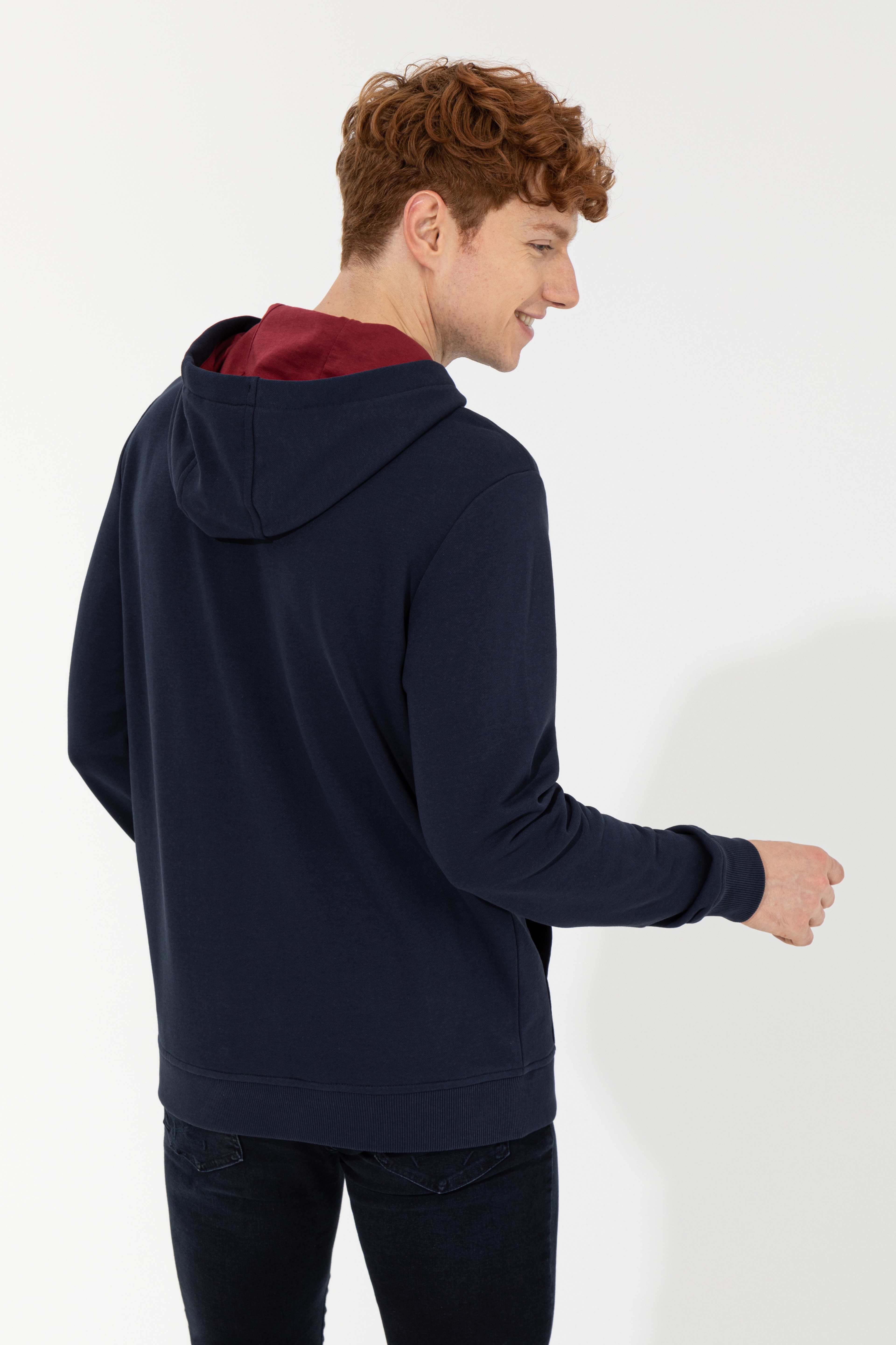 Erkek Lacivert Kapüşonlu Sweatshirt - Image 5