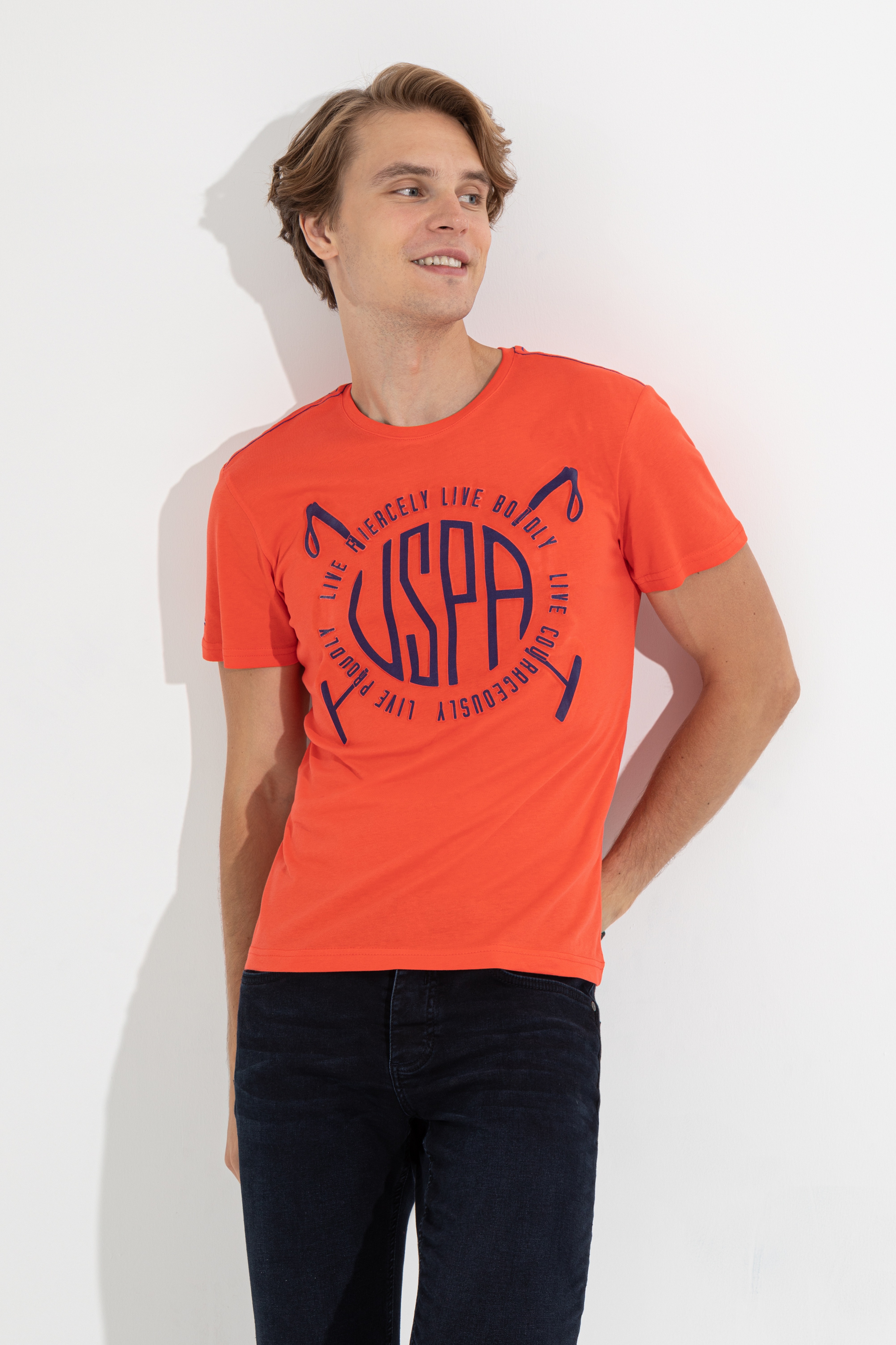 Erkek Kırmızı Bisiklet Yaka T-Shirt - Image 1