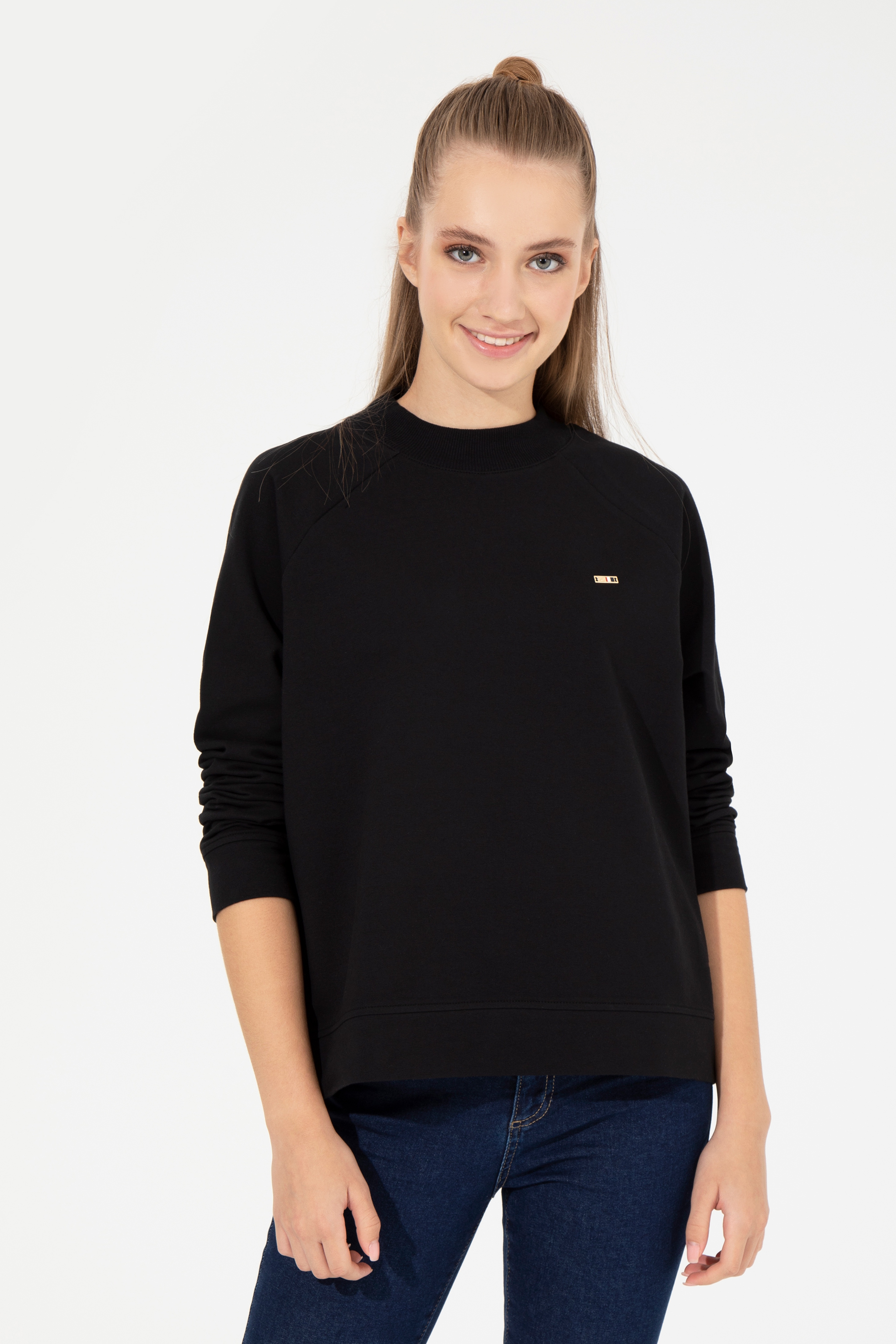 Kadın Siyah Bisiklet Yaka Sweatshirt - Image 3