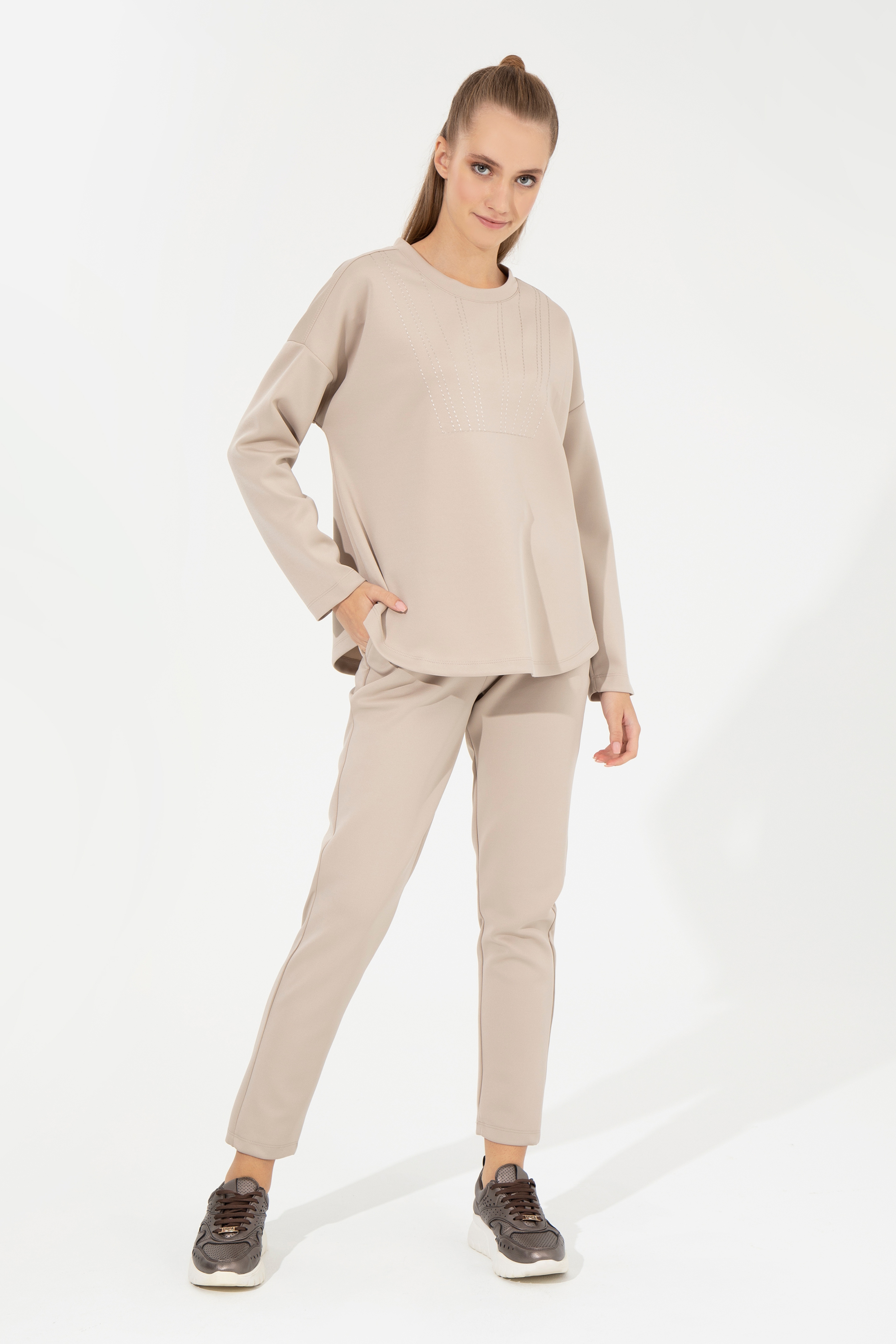 Kadın Taş Bisiklet Yaka Sweatshirt