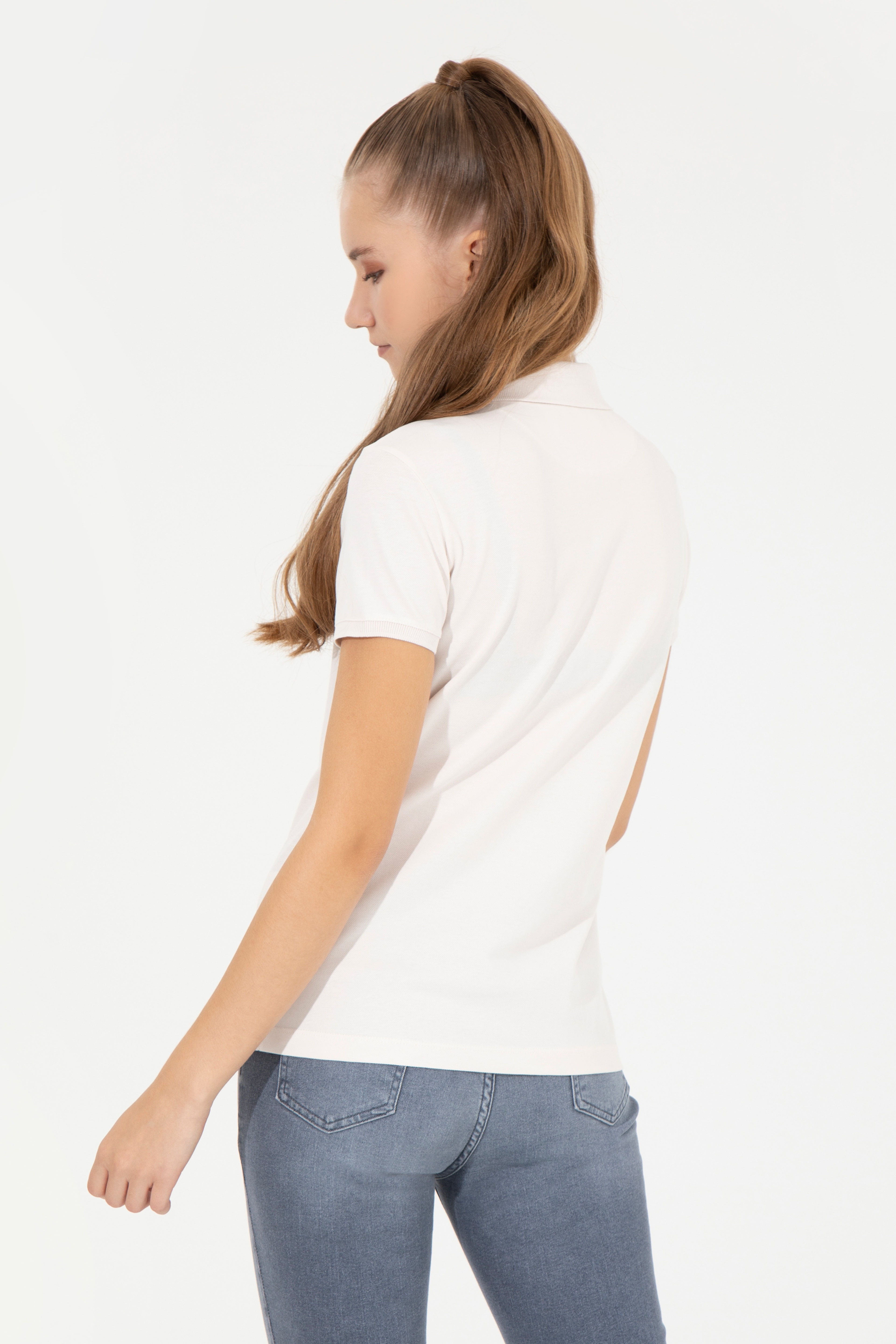 Kadın Ekru Basic Polo Yaka Tişört - Image 5