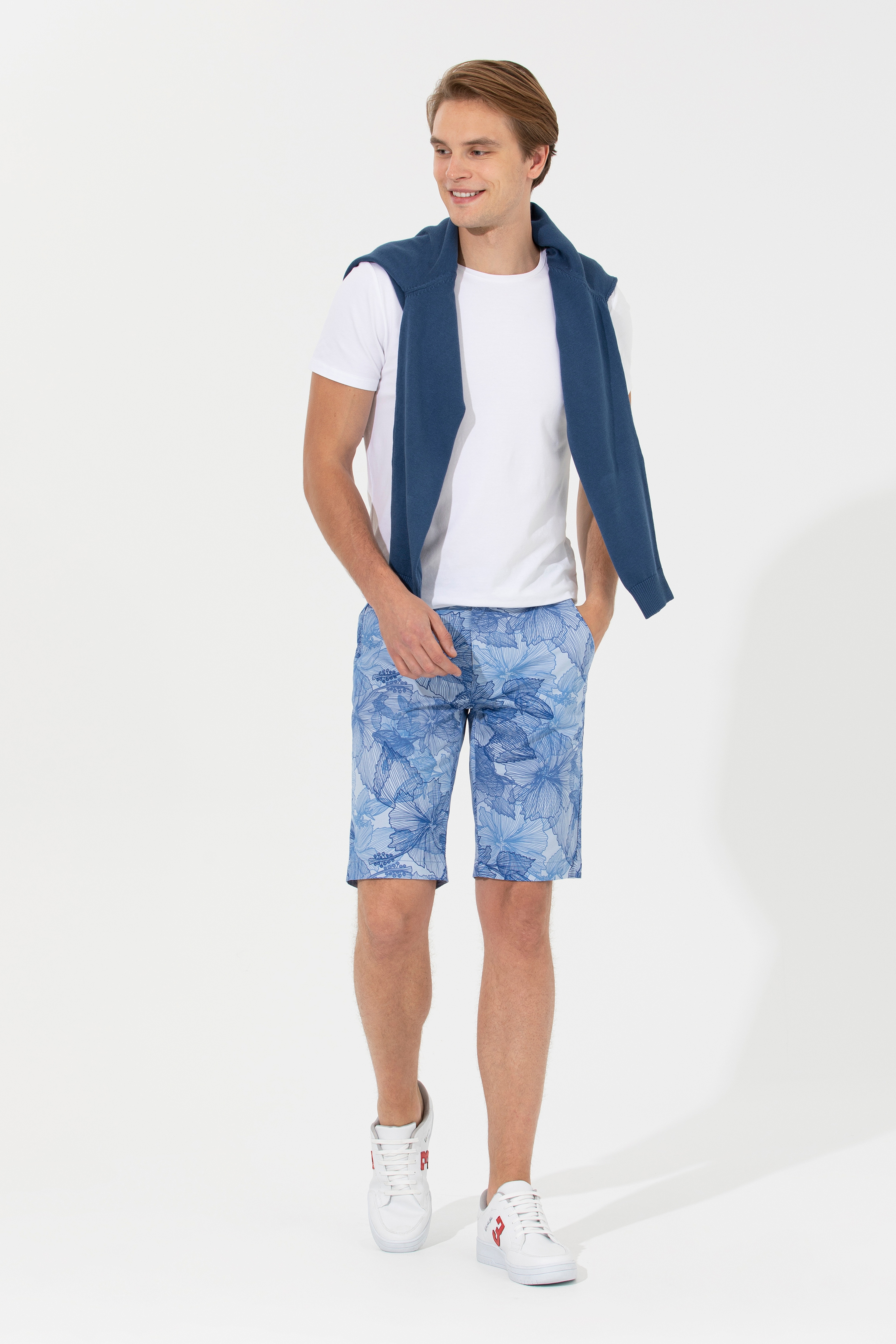 Erkek Mavi Dokuma Bermuda Capri - Image 1