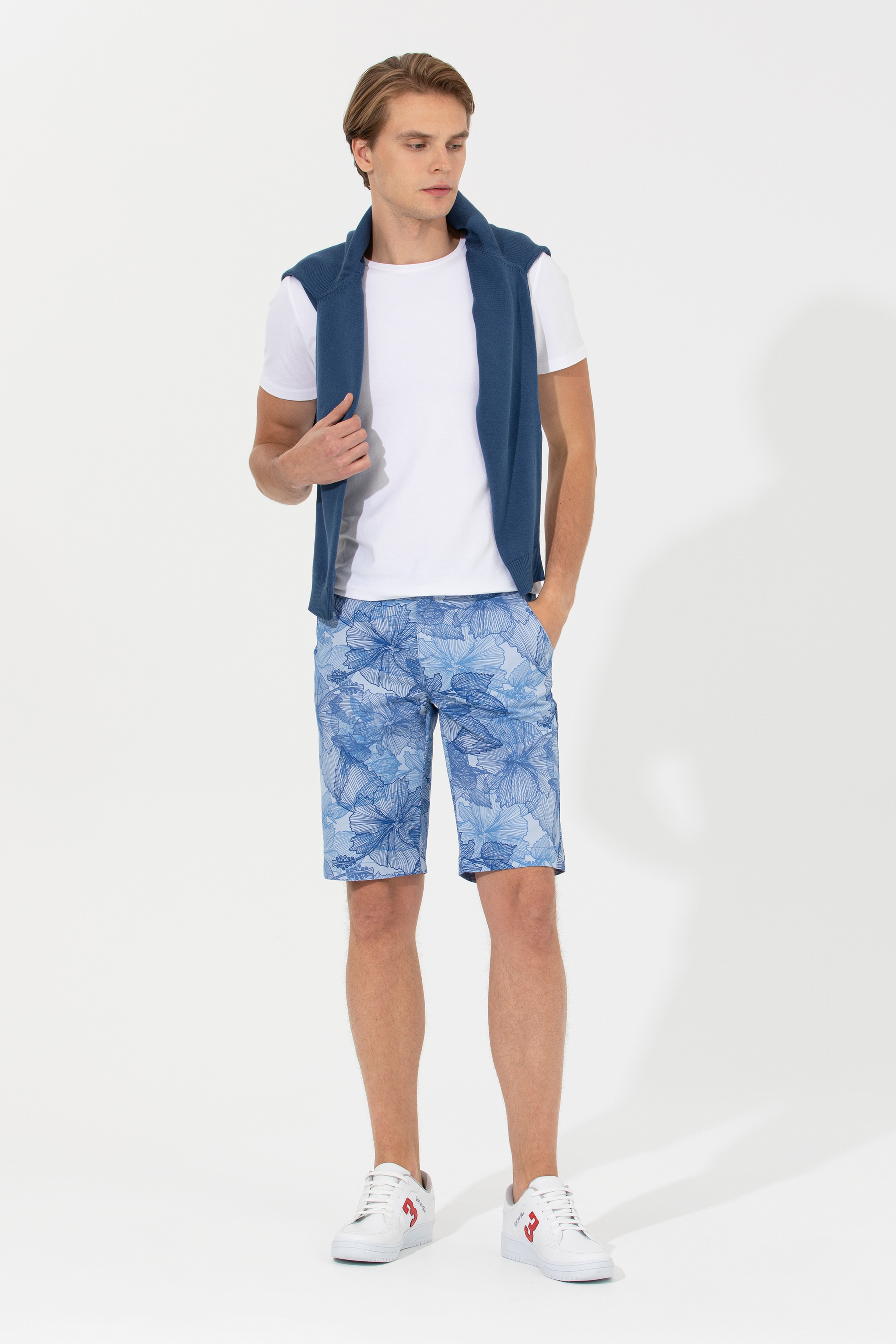 Erkek Mavi Dokuma Bermuda Capri - Image 3