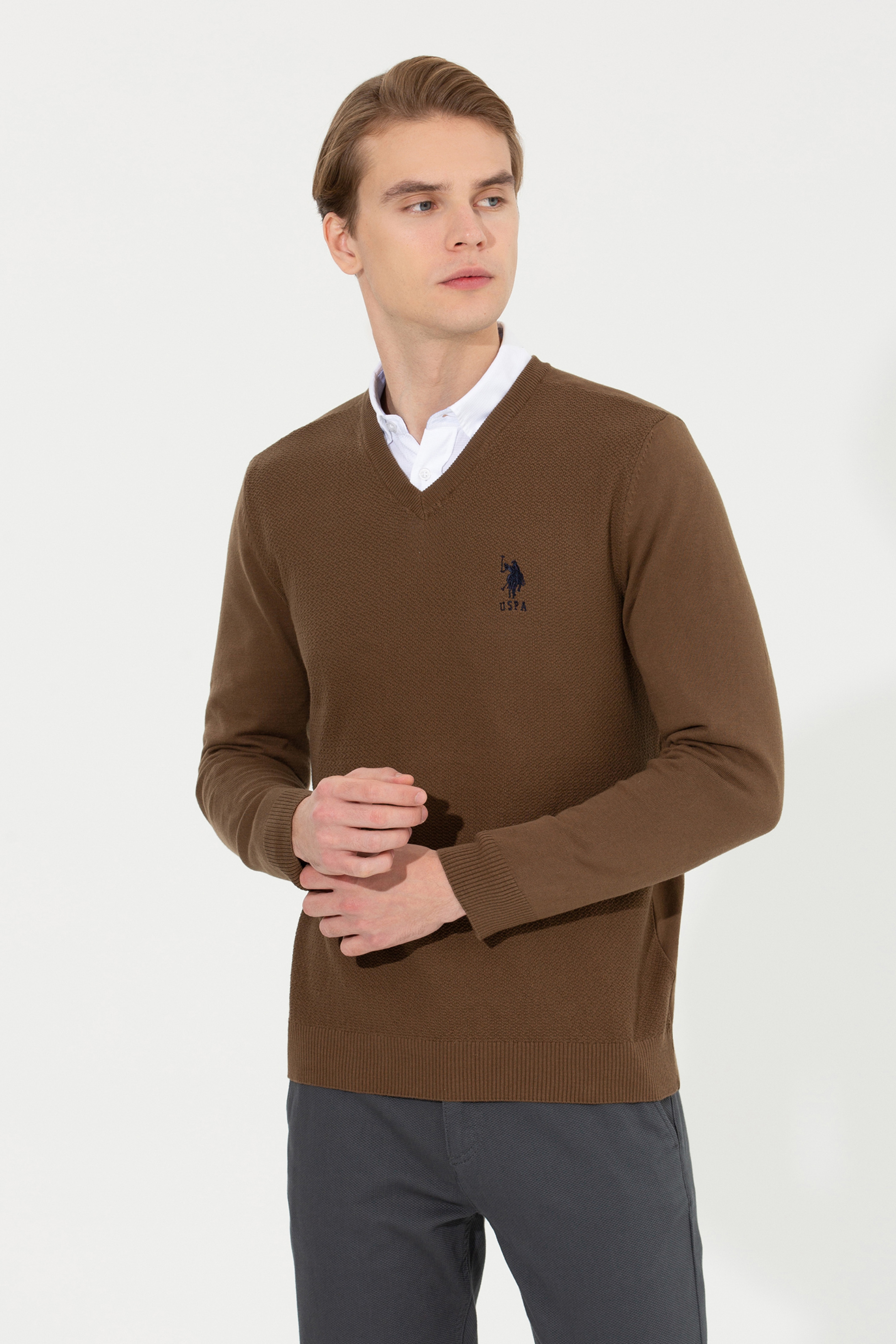 Erkek Coconut V Yaka Basic Triko Kazak - Image 1